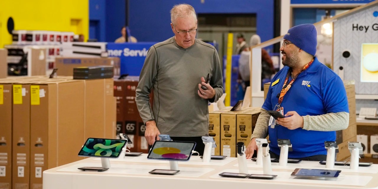 Best Buy Stock Rises After Sales Drop Less Than Expected