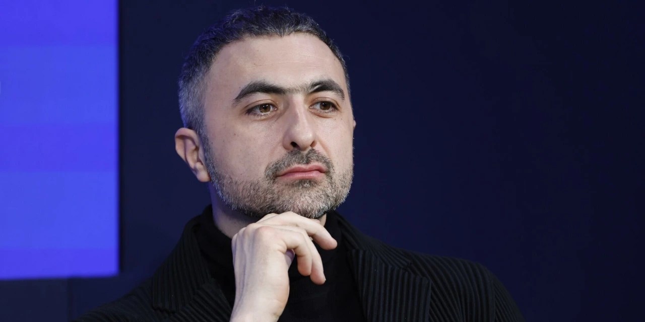 Microsoft Hires DeepMind CoFounder to Lead Consumer AI Unit WSJ