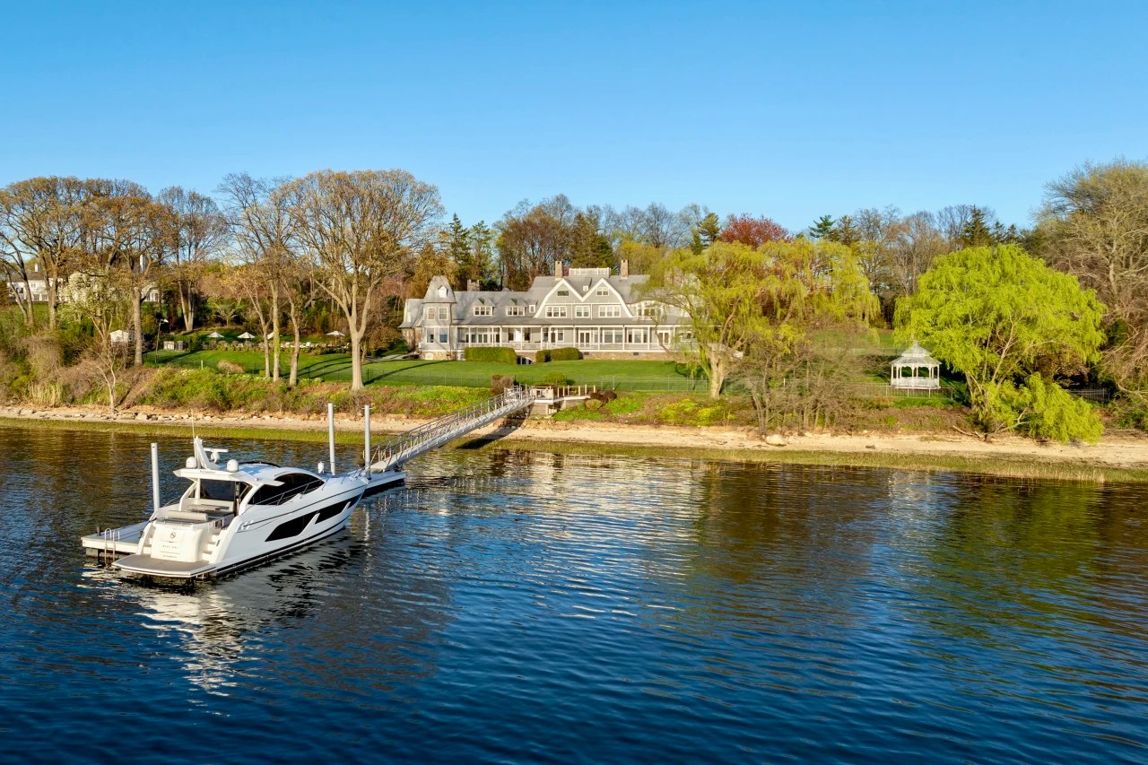 Fox News Star Sean Hannity Lists Long Island Estate for 13.75 Million