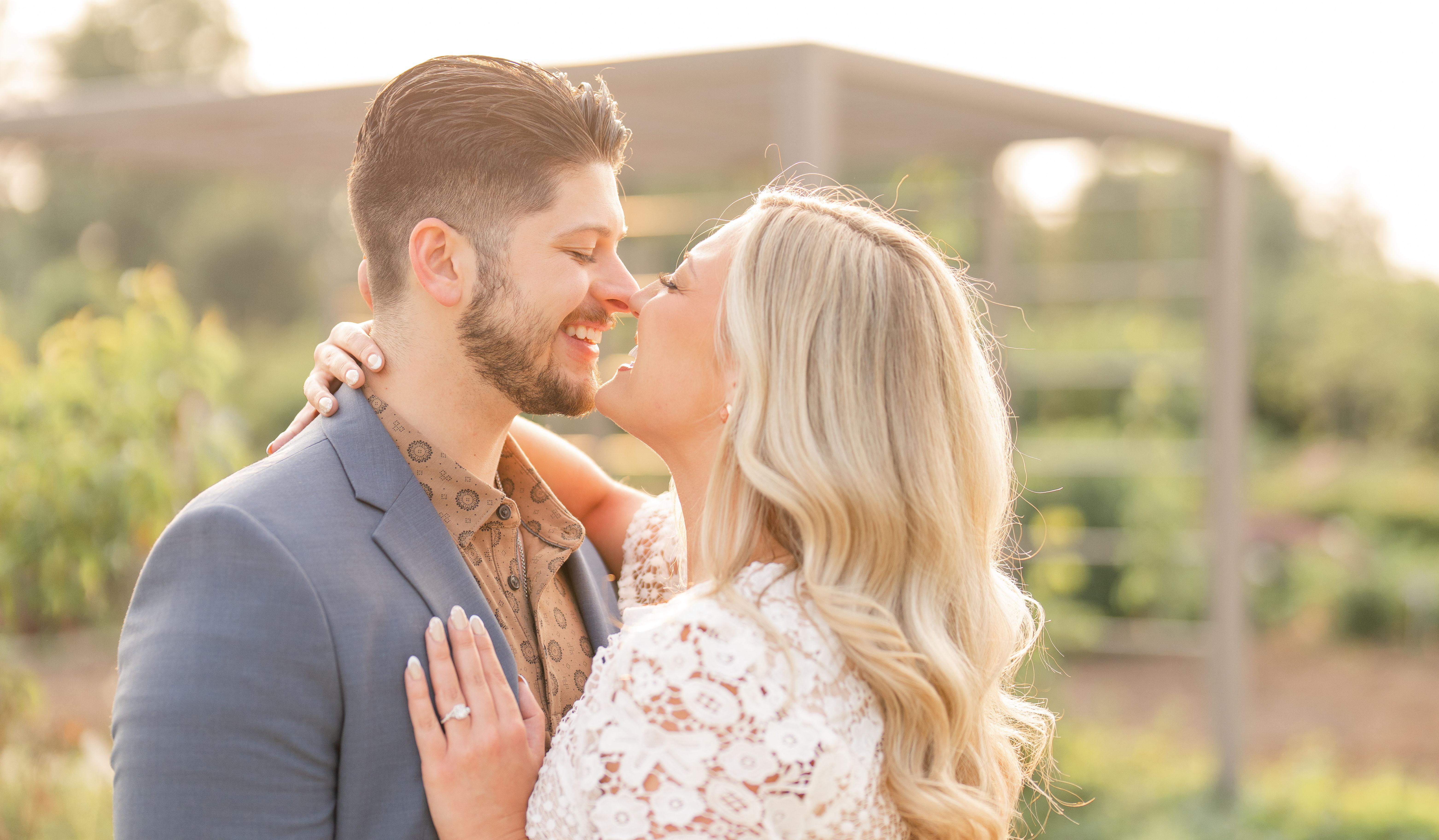 Hali MellowBargella and Jonathan Mengoni's Wedding site