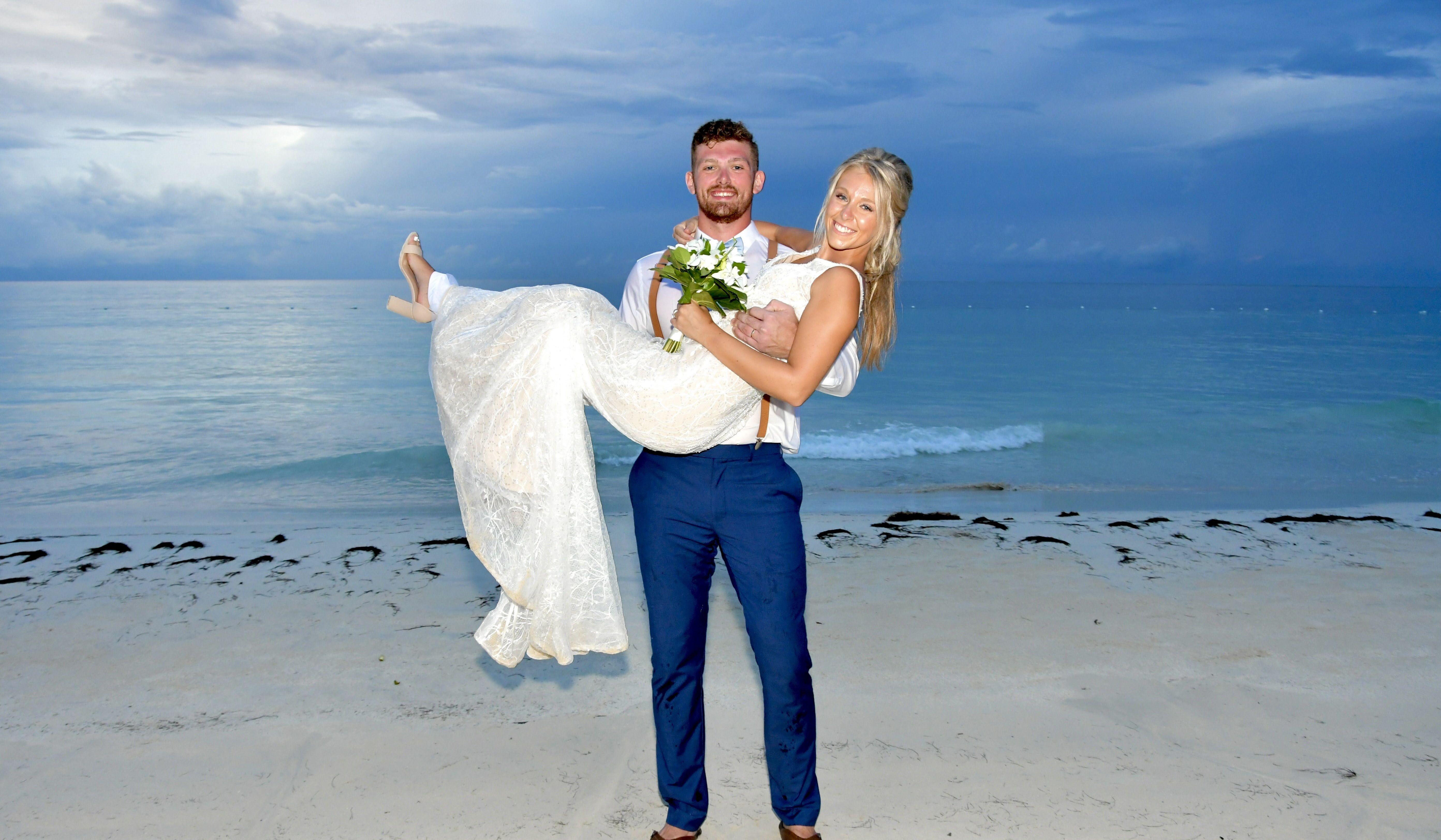 Kacie Gravette and Cody Gravette's Wedding site