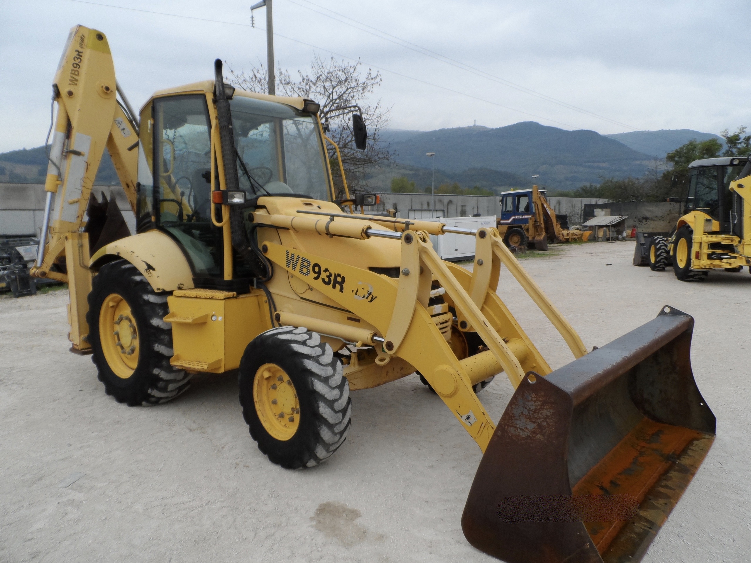 Komatsu WB93R2 Used Backhoe for sale