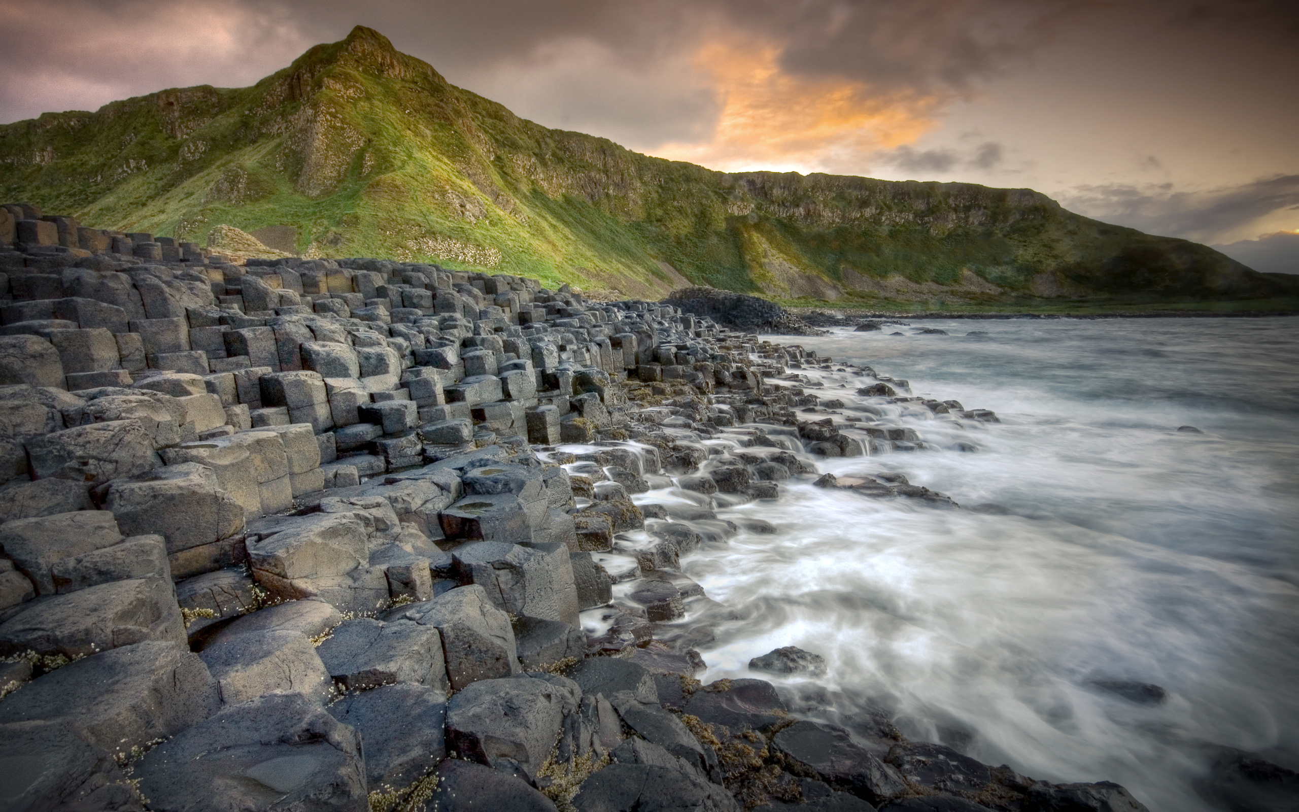 Giants Causeway Full HD Wallpaper and Background 2560x1600 ID105870