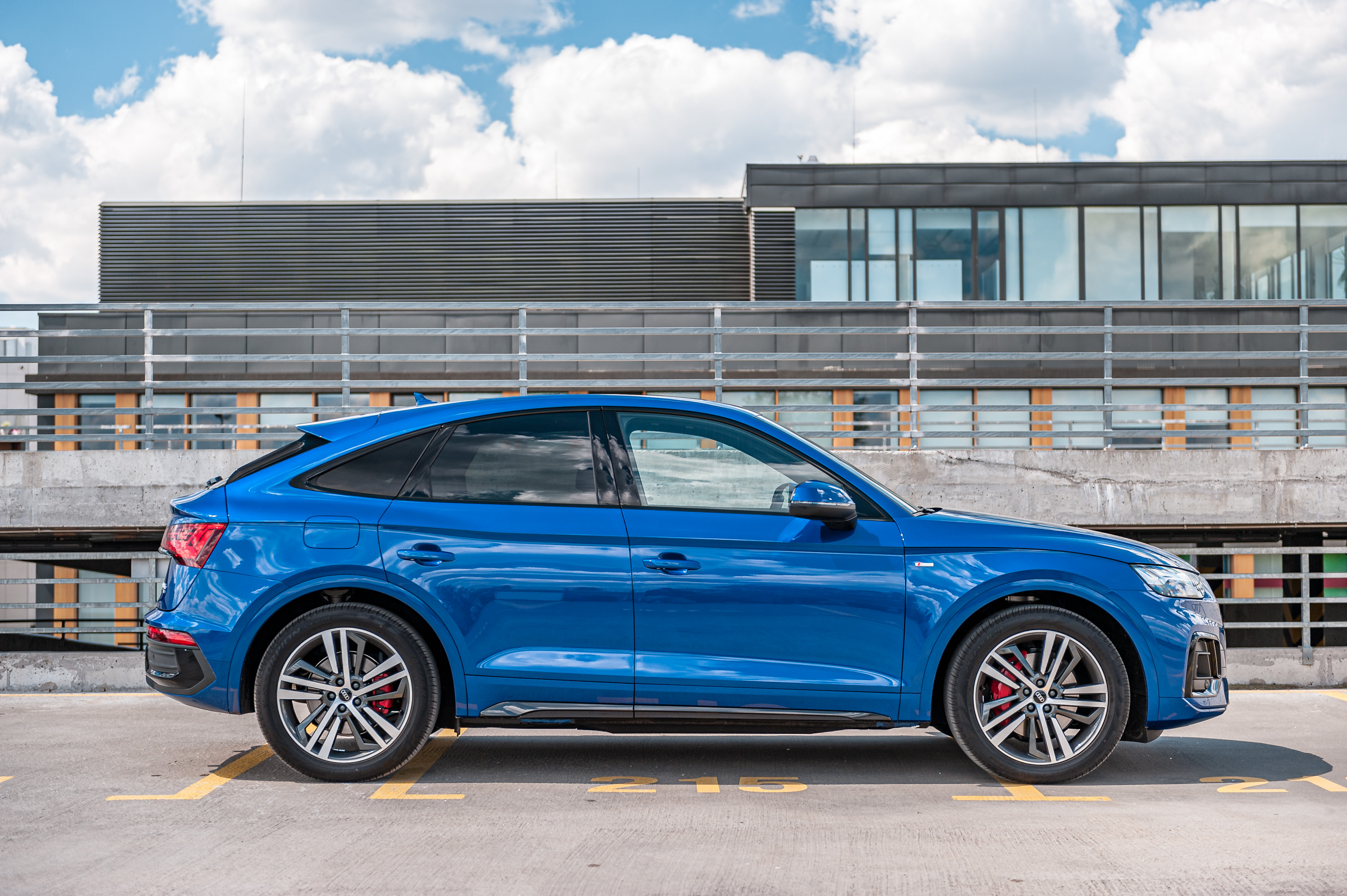 Download SUV Audi Q5 Sportback Vehicle Audi Q5 HD Wallpaper