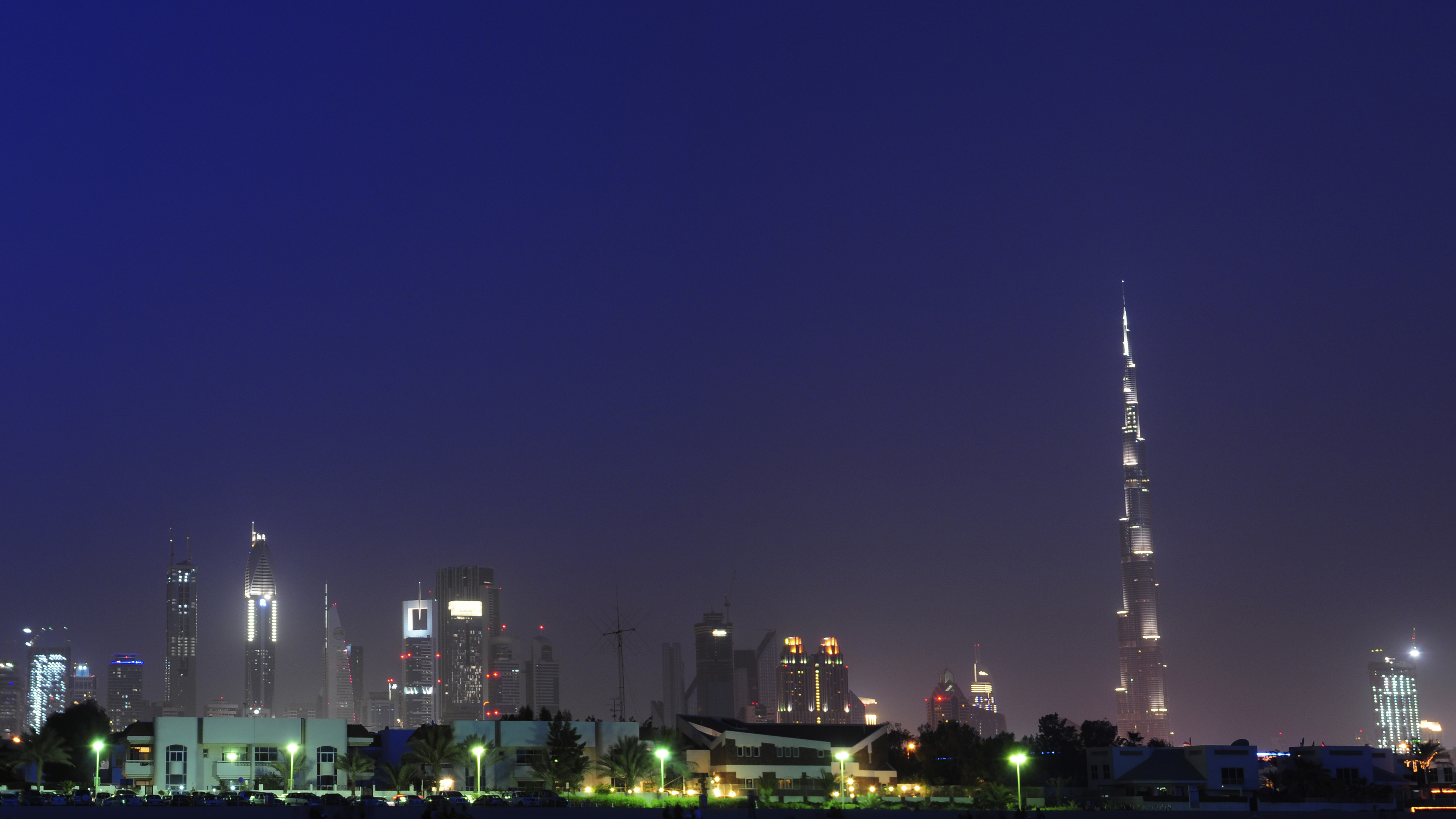 Stunning 4K Ultra HD Wallpaper of Dubai's Burj Khalifa at Night