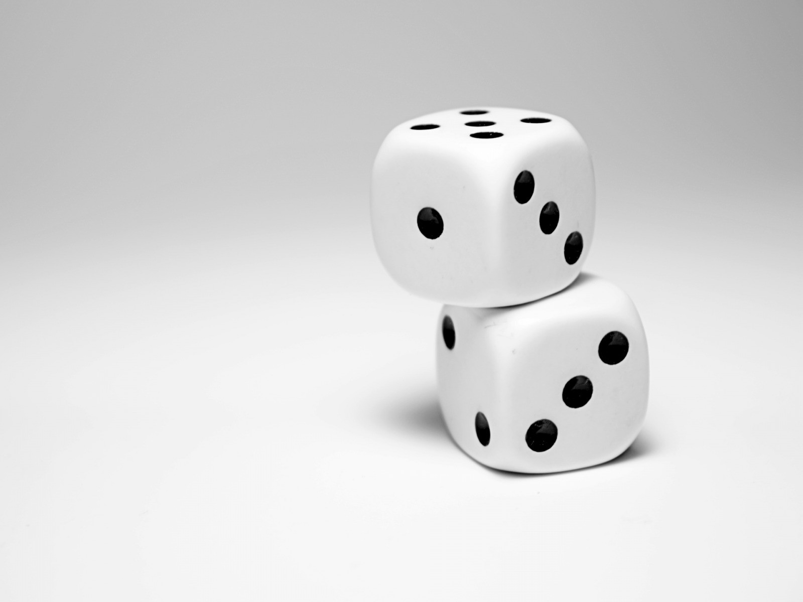 Download Man Made Dice Wallpaper