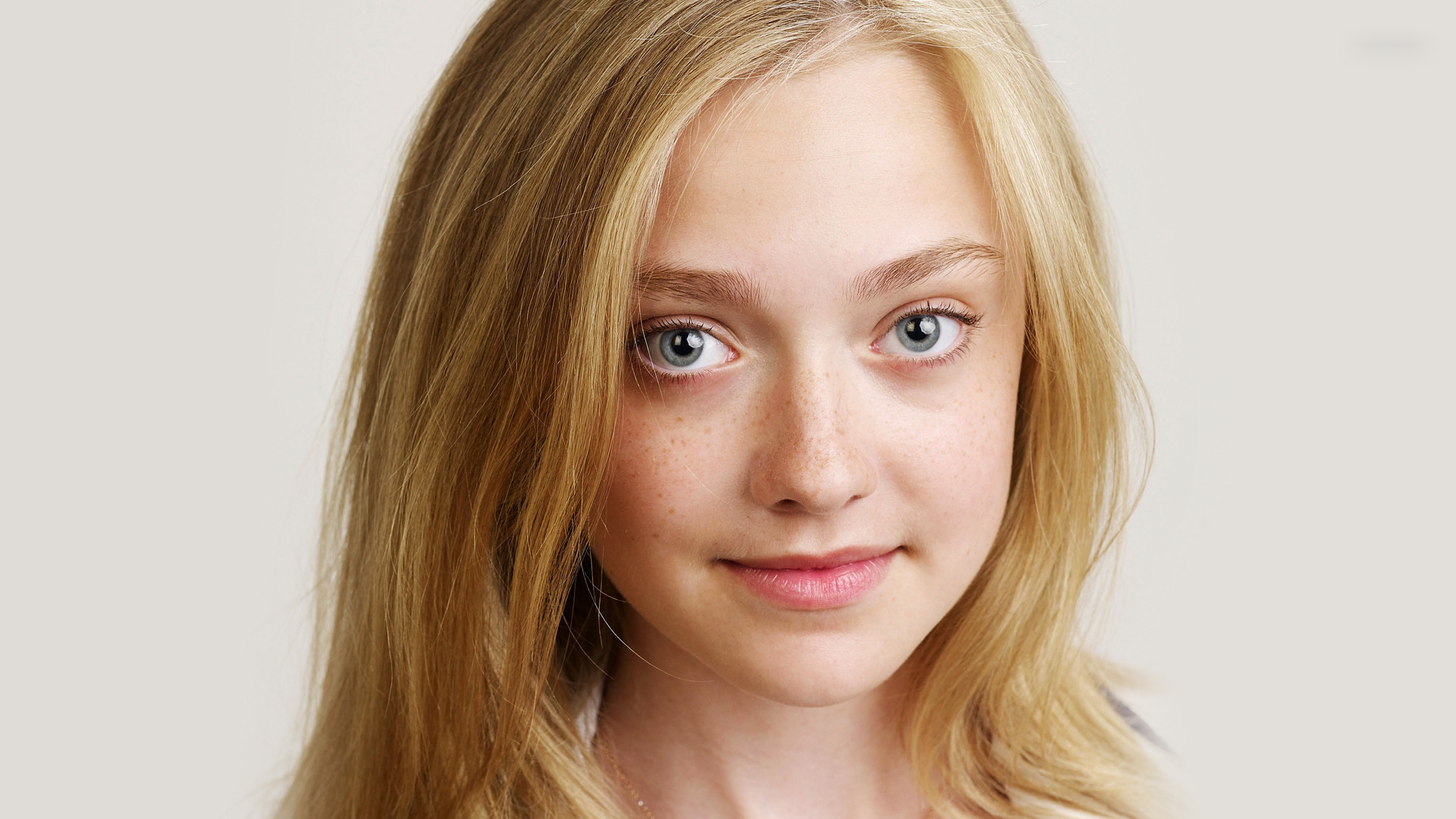 Download Actress American Celebrity Dakota Fanning HD Wallpaper