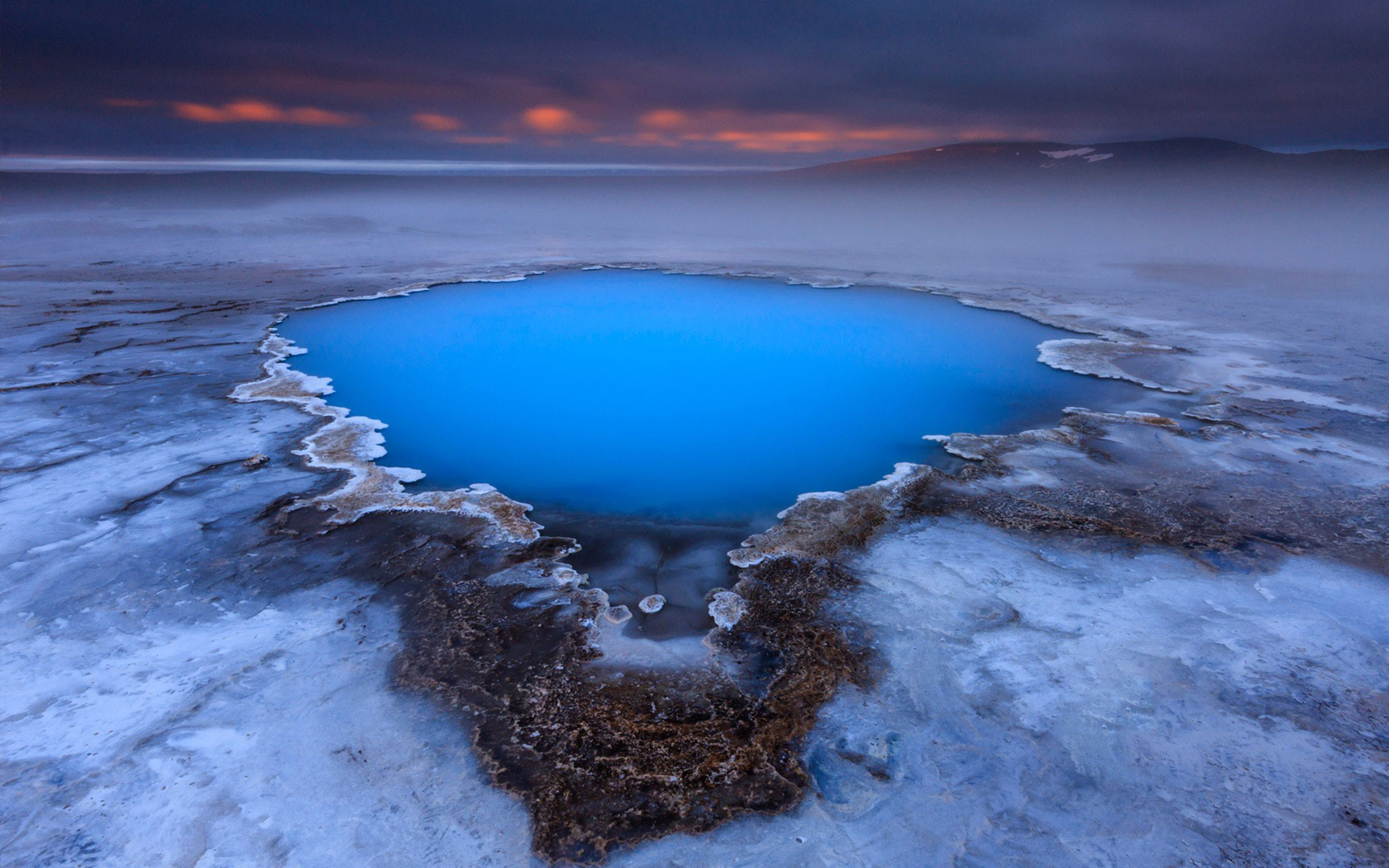 Icelandic Icy Lake 4K Ultra HD Wallpaper