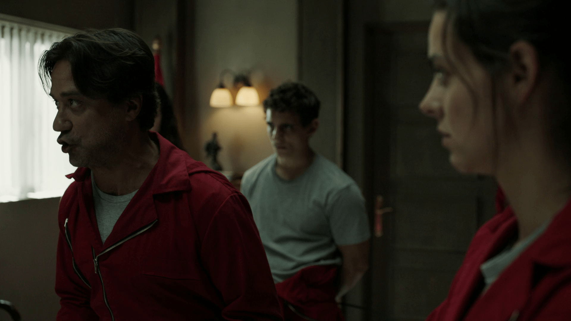Money.Heist.S02.ReEdit.1080p.NF.WEBDL.DDP2.0.x264Mooi1990 11.0 GB