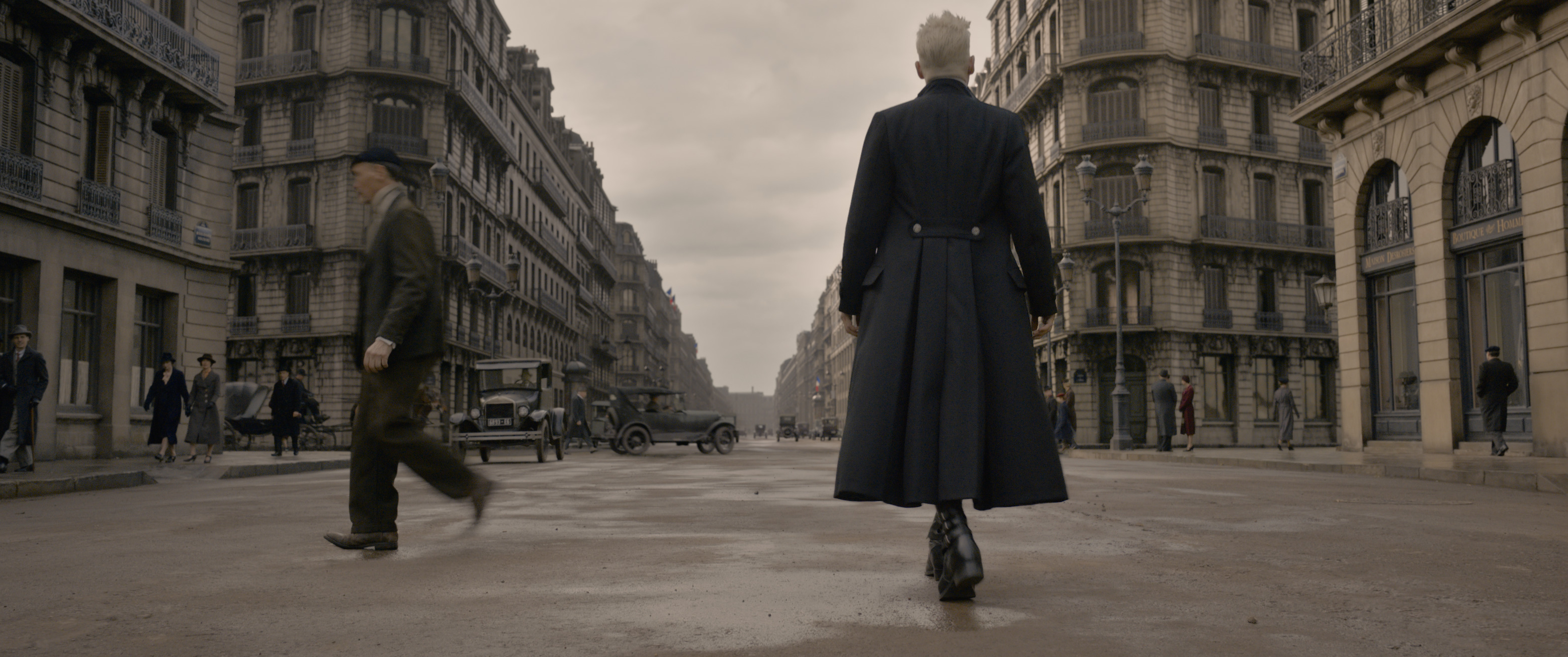 FANTASTIC BEASTS THE CRIMES OF GRINDELWALD Gellert Plots His Escape