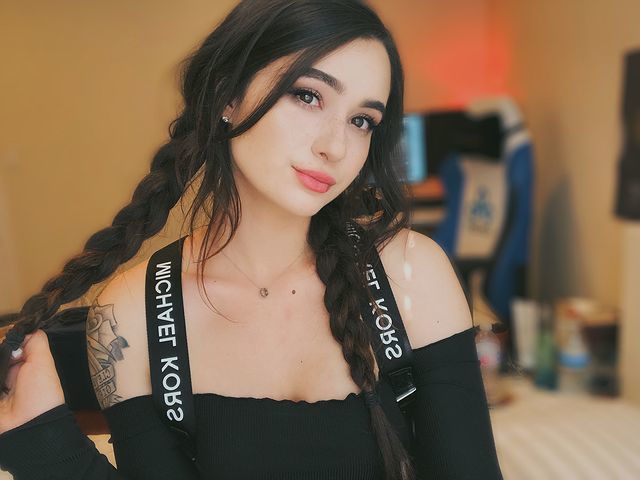 Стримерша Rissa "Mushyee" (30 слитых в сеть фото) | Giffs.ru
