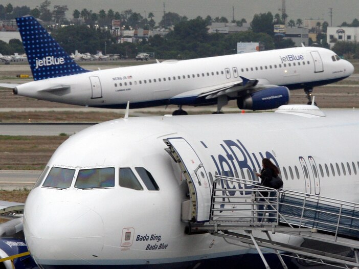 I flew on JetBlue founder's David Neeleman's new airline and saw how it