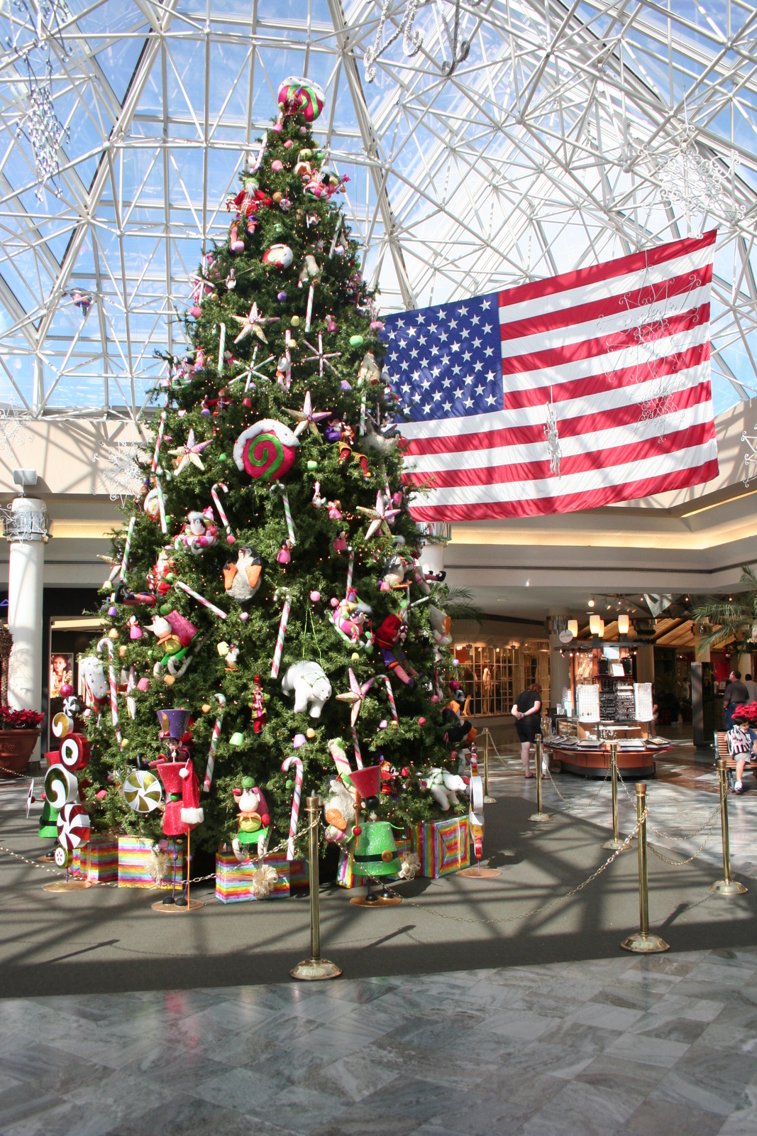 Christmas Tree with Flag Pics4Learning