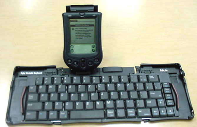 Palm m105 and Keyboard | Pics4Learning