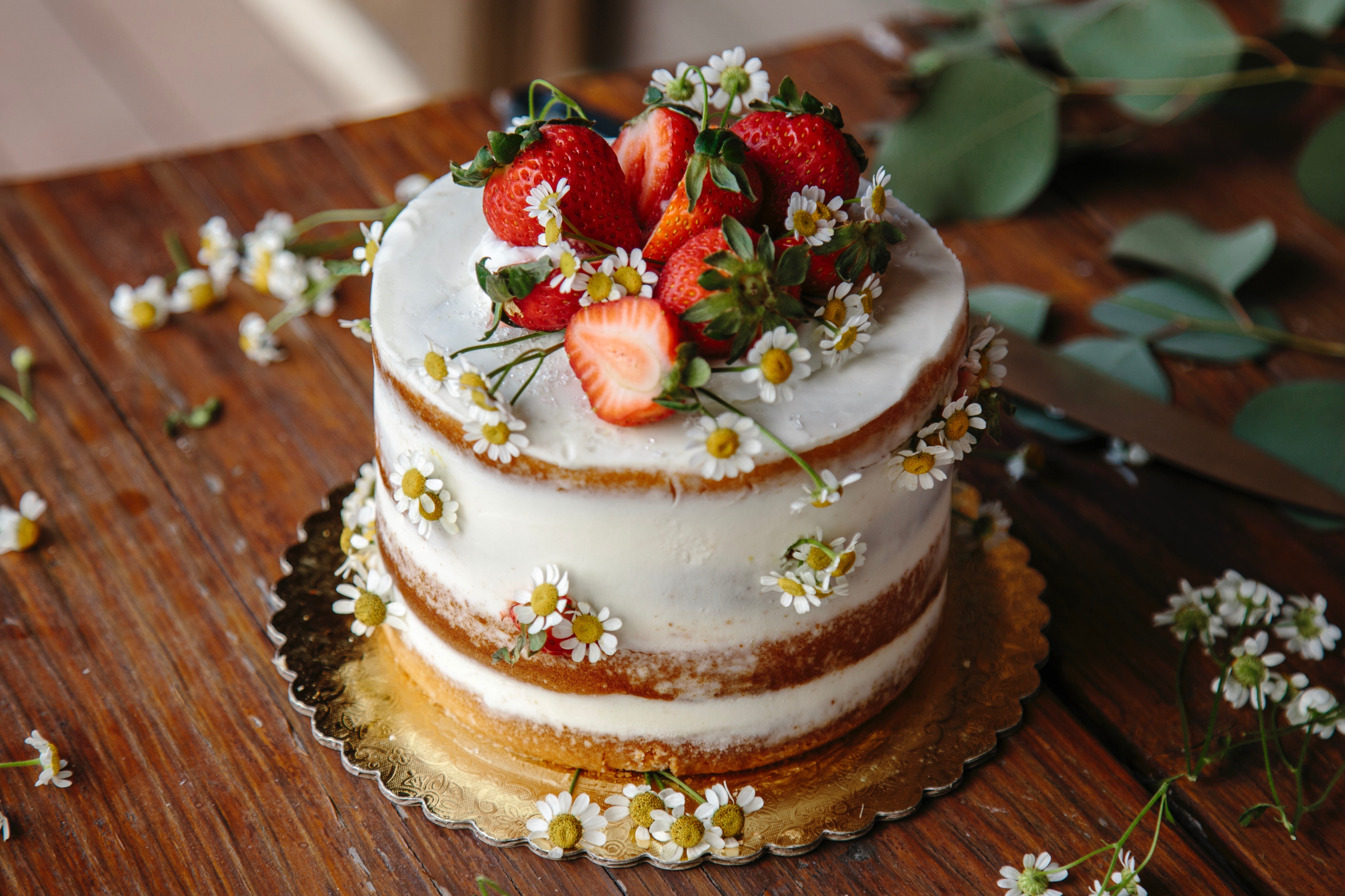 Download Still Life Dessert Fruit Strawberry Chamomile Food Cake 4k