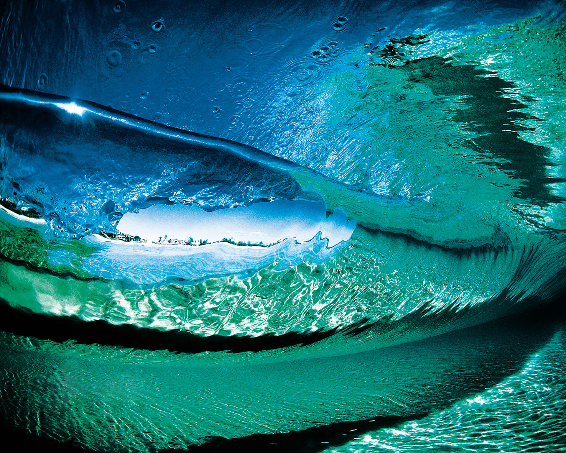 Ocean Waves Stunning HD Wallpaper of Nature's Beauty