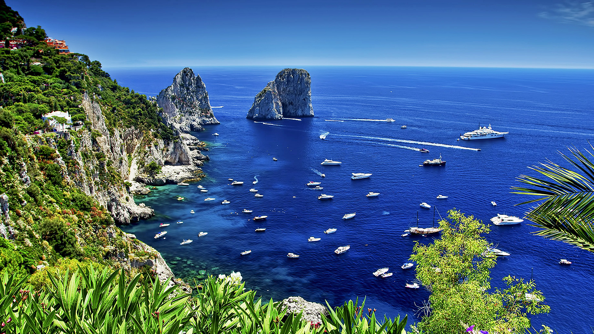 HD Wallpaper of Capri: Serene Horizon and Azure Seas