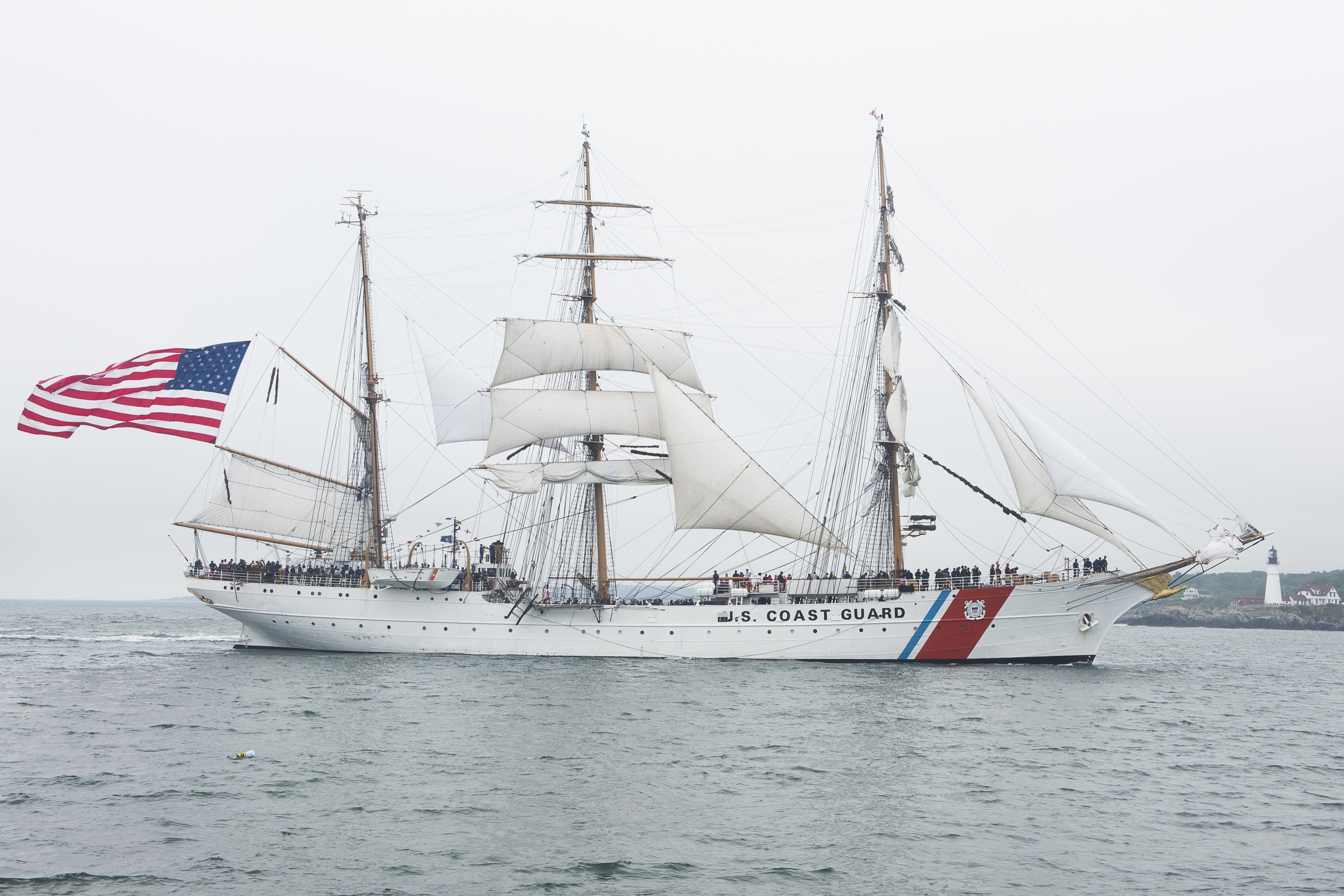 USCGC Eagle Barque HD Wallpaper