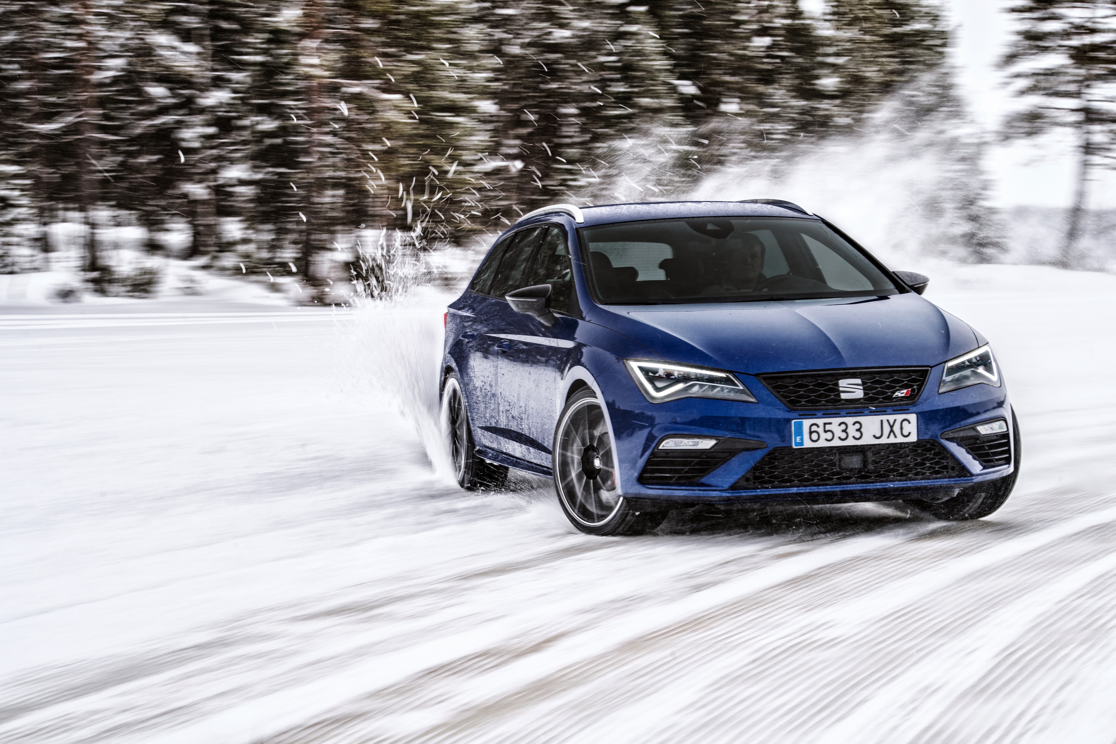 Download Compact Car Car Seat Vehicle Seat Leon 4k Ultra HD Wallpaper