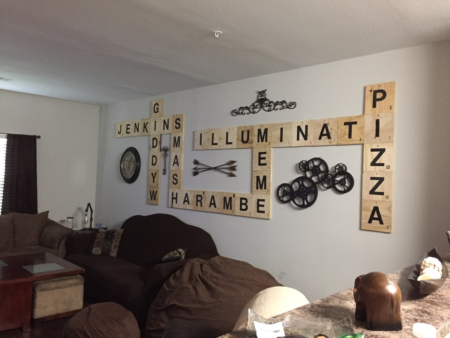Scrabble wall art I did to my living room! Meme subido por Jaded