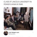 ﻿AN EXTREMELY RARE PICTURE OF ALBERT EINSTEIN TEACHING A CLASS AT LINCOLN UNIVERSITY IN PENNSYLVANIA IN 1946 Luis Vargas’s son @Pacino13 1 keep forgetting this dude wasn’t from the 1700s