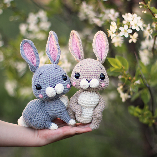 Ravelry Bunnies Vicky and Jerome pattern by Angelina Taranina