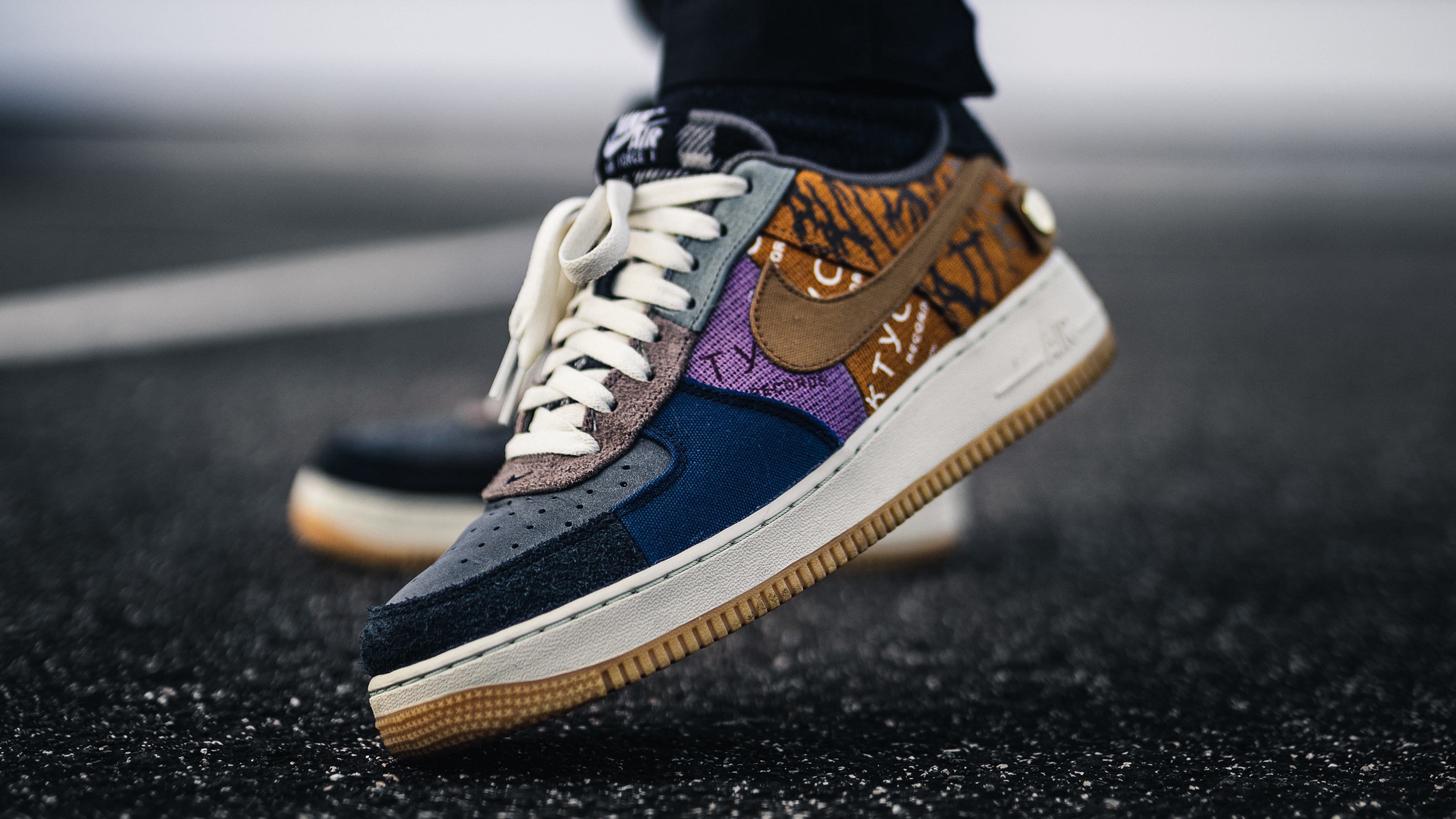 Download Man Made Shoe 4k Ultra HD Wallpaper