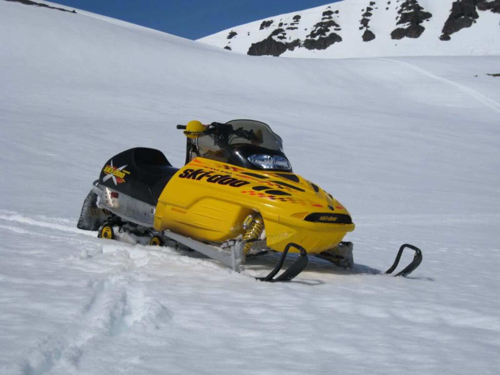 Snowmobile Wallpaper and Background Image 1600x1200 ID238736