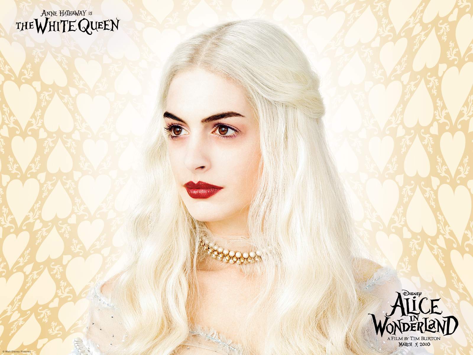 Anne Hathaway as The White Queen Wallpaper and Hintergrund 1600x1200