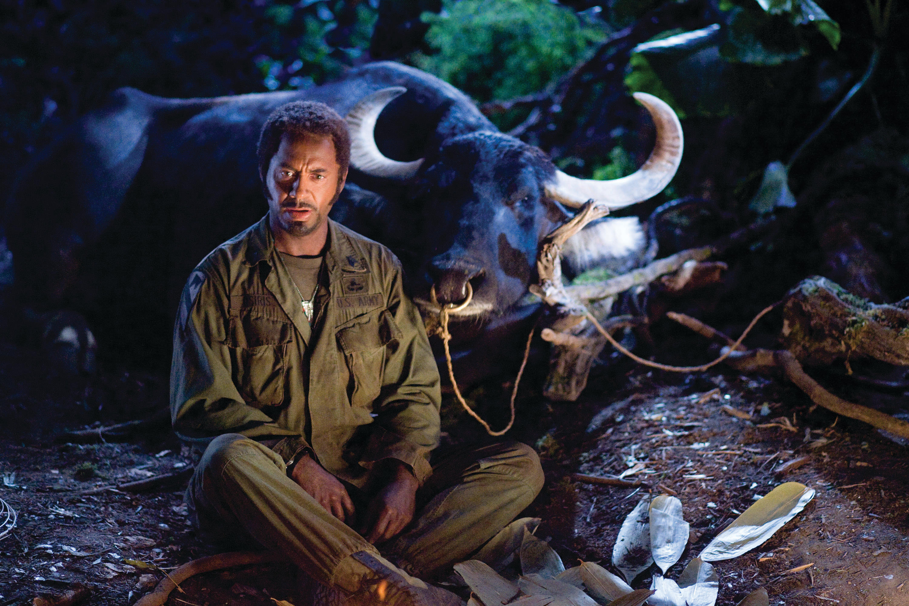 Tropic Thunder Hd Wallpaper Featuring Robert Downey Jr