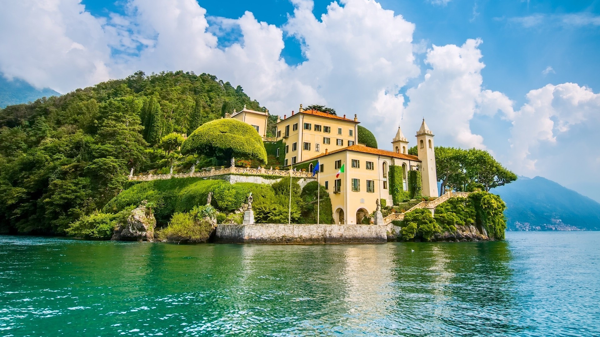 Villa Balbianello on Lake Como in Italy Full HD Fond d'écran and