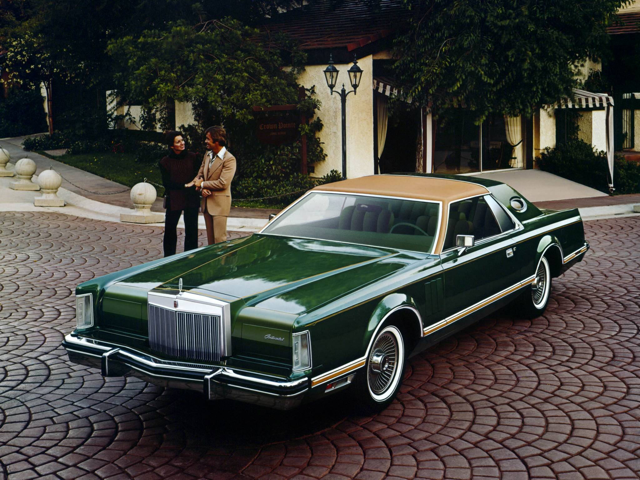 Download Vehicle Lincoln Continental HD Wallpaper