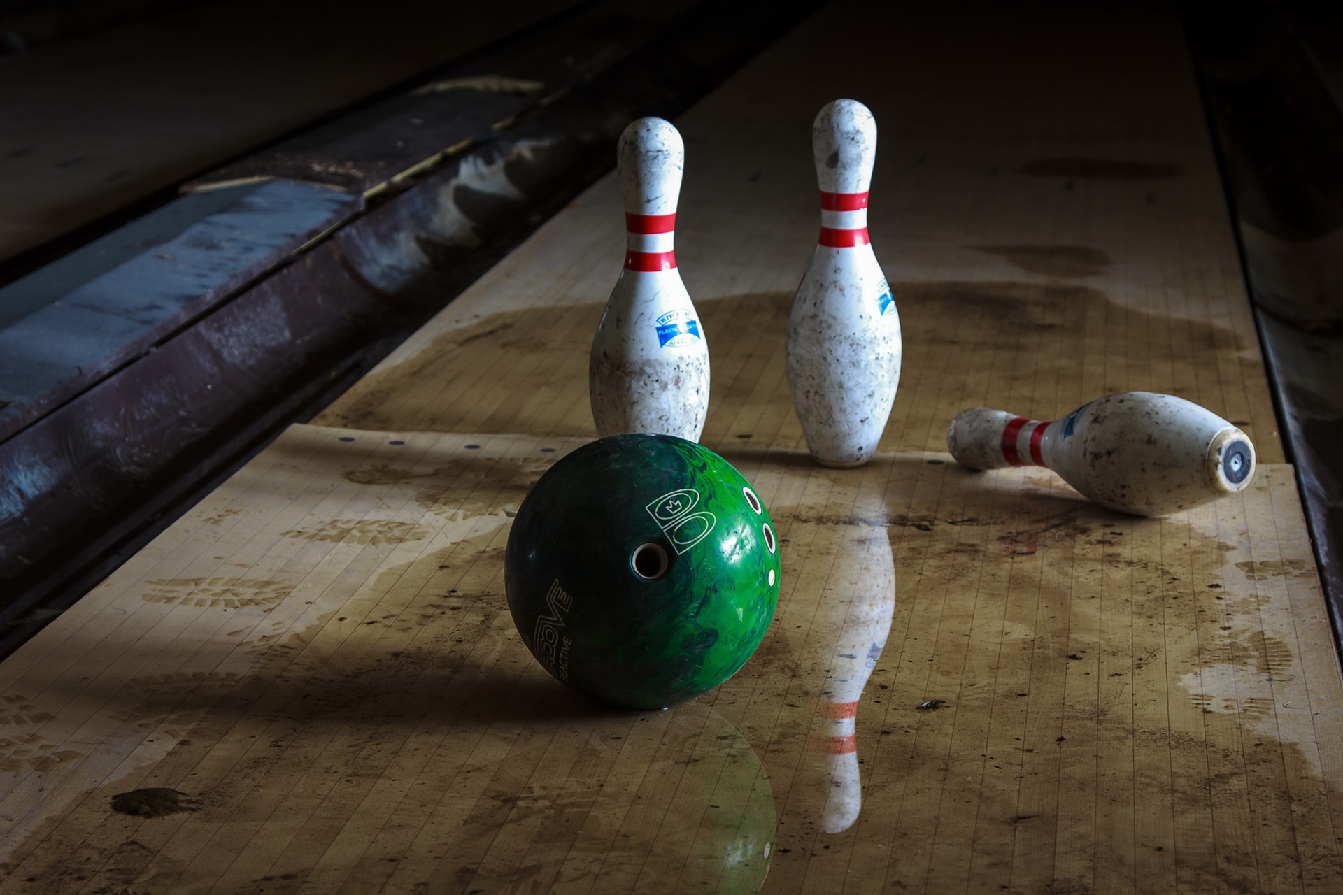 Download Bowling Sports HD Wallpaper