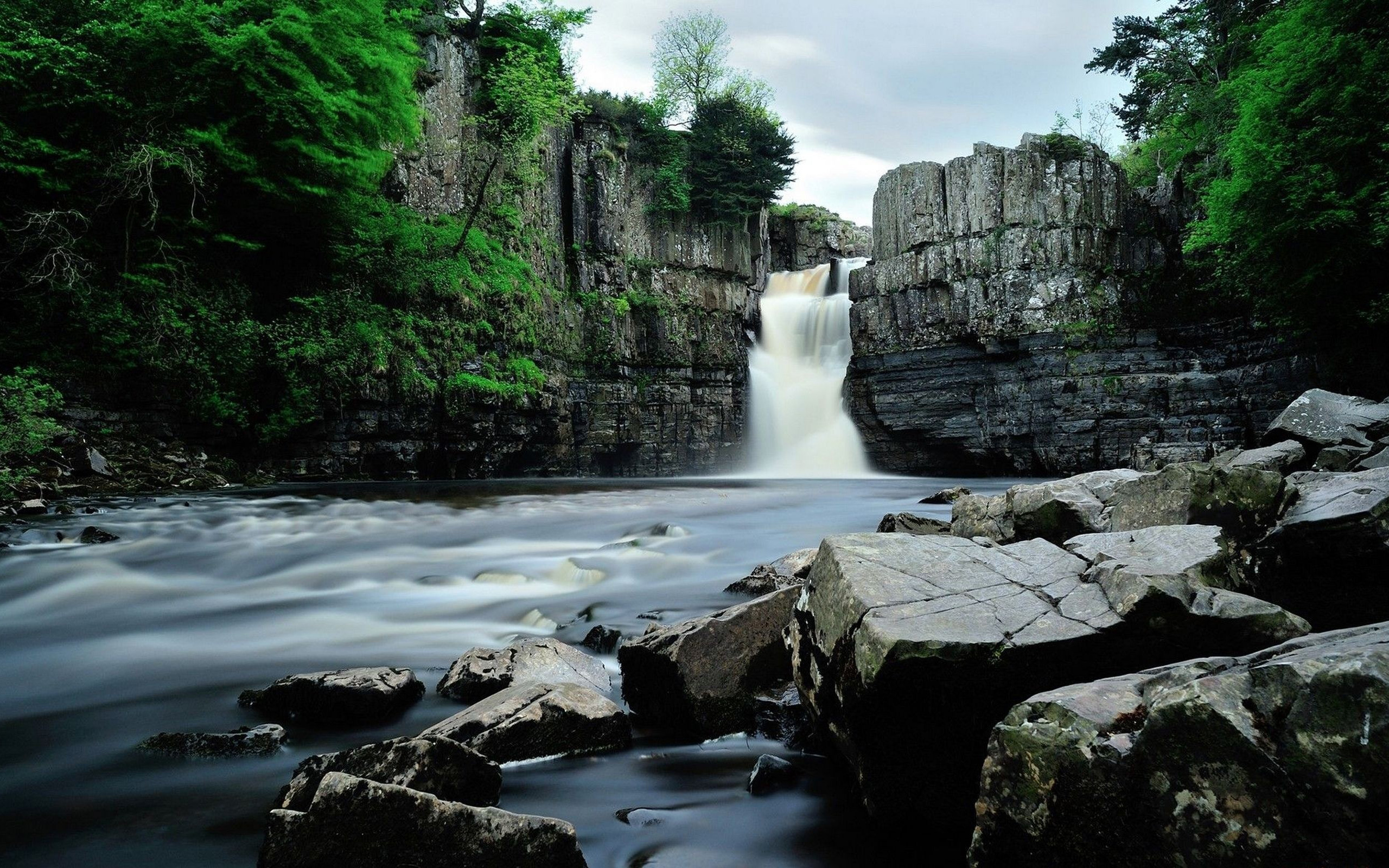 Waterfall HD Wallpaper Background Image 2560x1600 ID