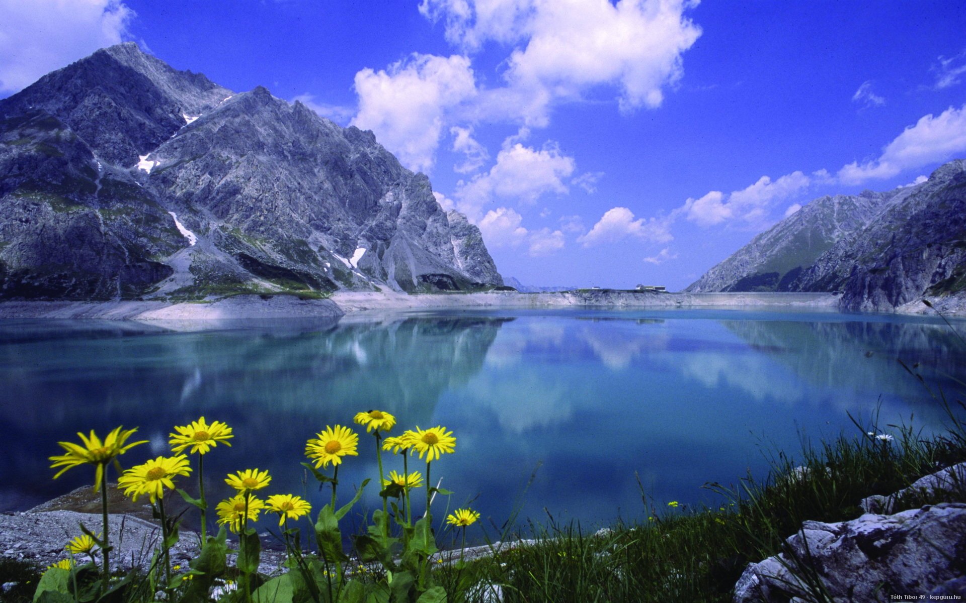 Peaceful Lake HD Wallpaper Background Image 1920x1200 ID337173