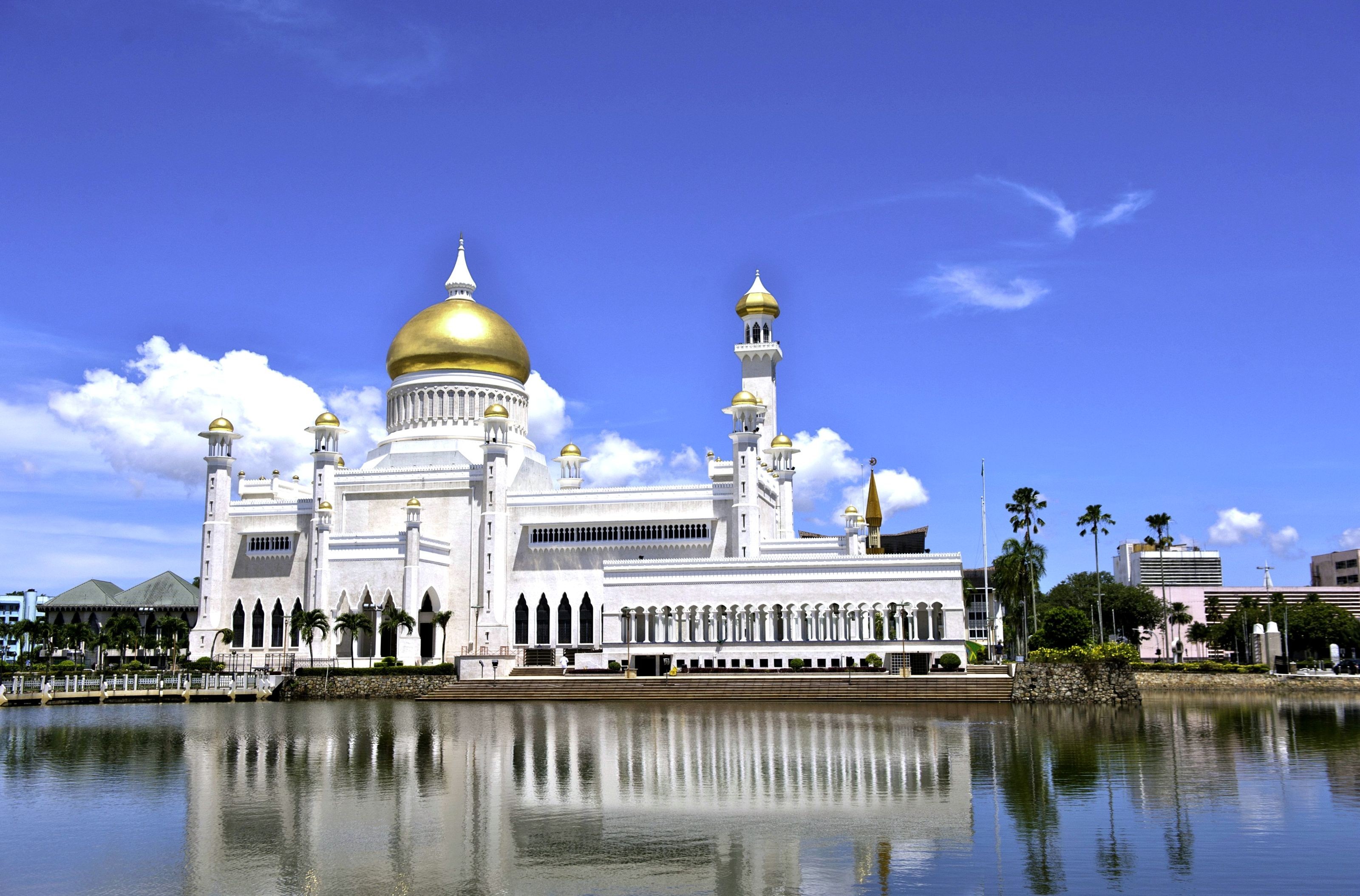Omar Ali Saifuddin Mosque,Brunei HD Wallpaper Background