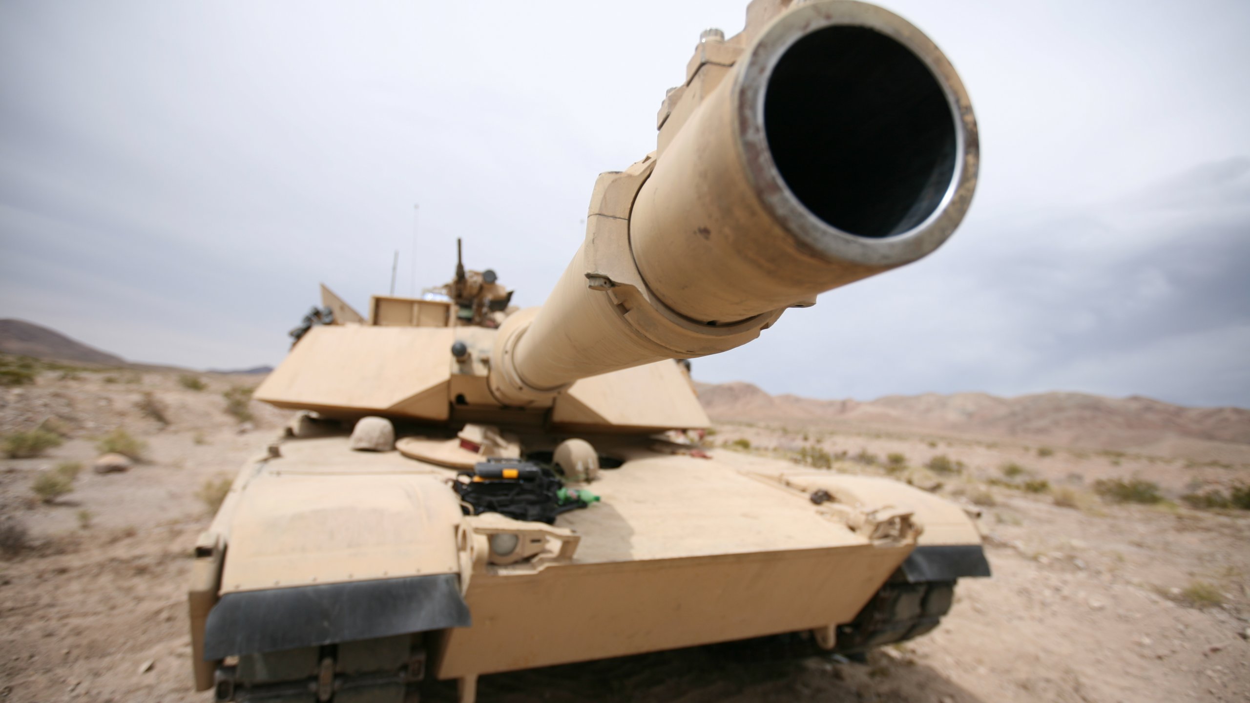 Download Tank Military M1 Abrams HD Wallpaper