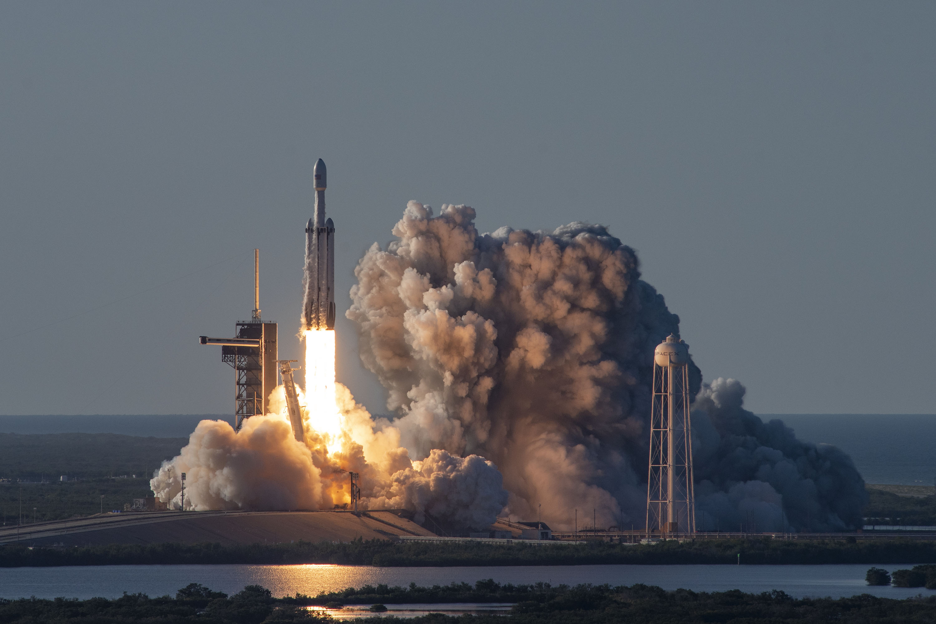 SpaceX Falcon Heavy Arabsat 6A HD Wallpaper Background Image