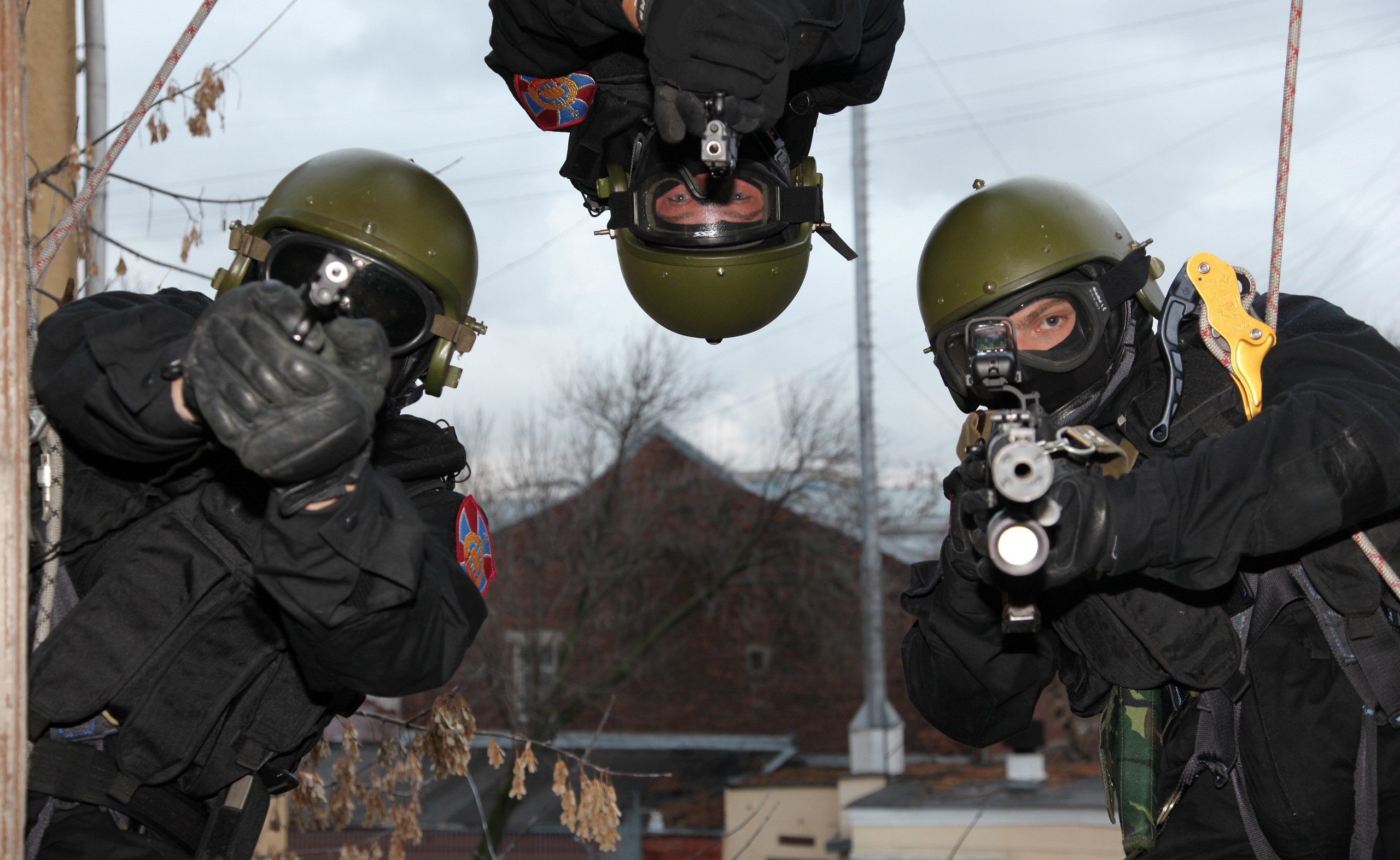Swat HD Wallpaper Background Image 2560x1573 ID
