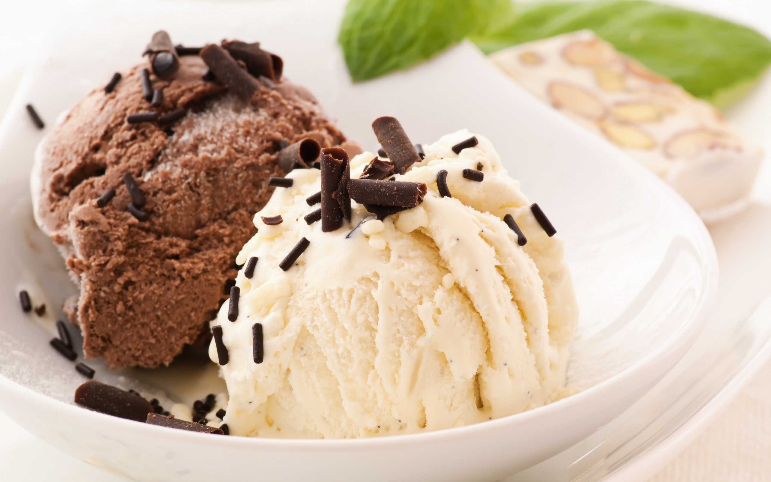 Indulgent Ice Cream Delight HD Wallpaper