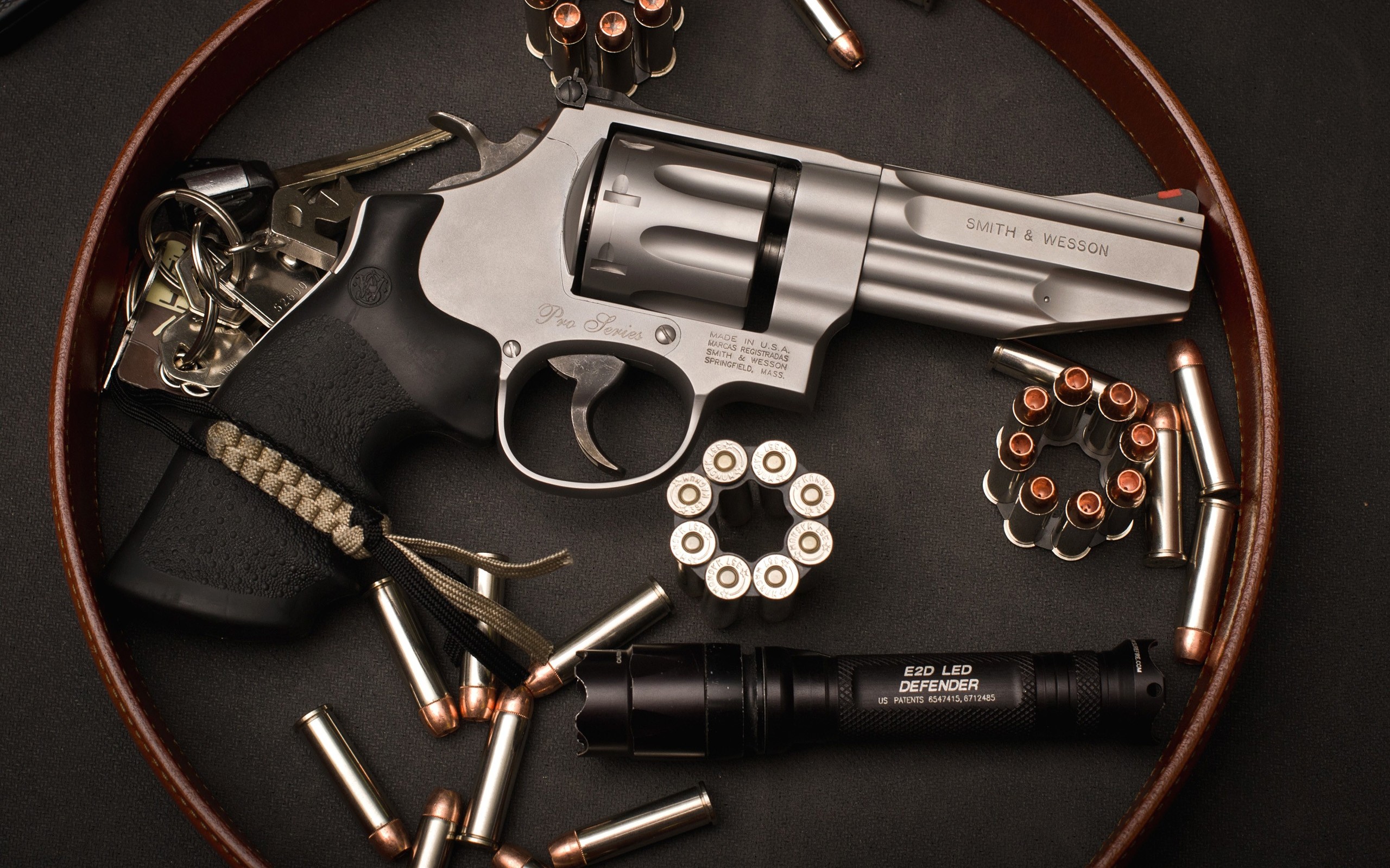 Smith & Wesson Revolver HD Wallpaper Background Image 2560x1600
