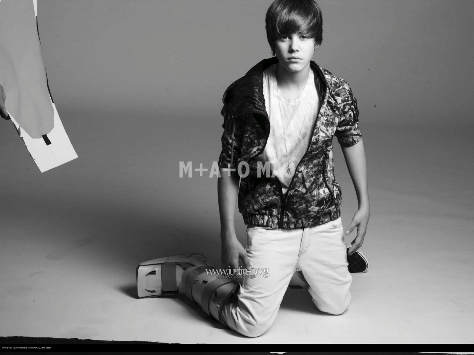 Justin Bieber Black And White Wallpaper