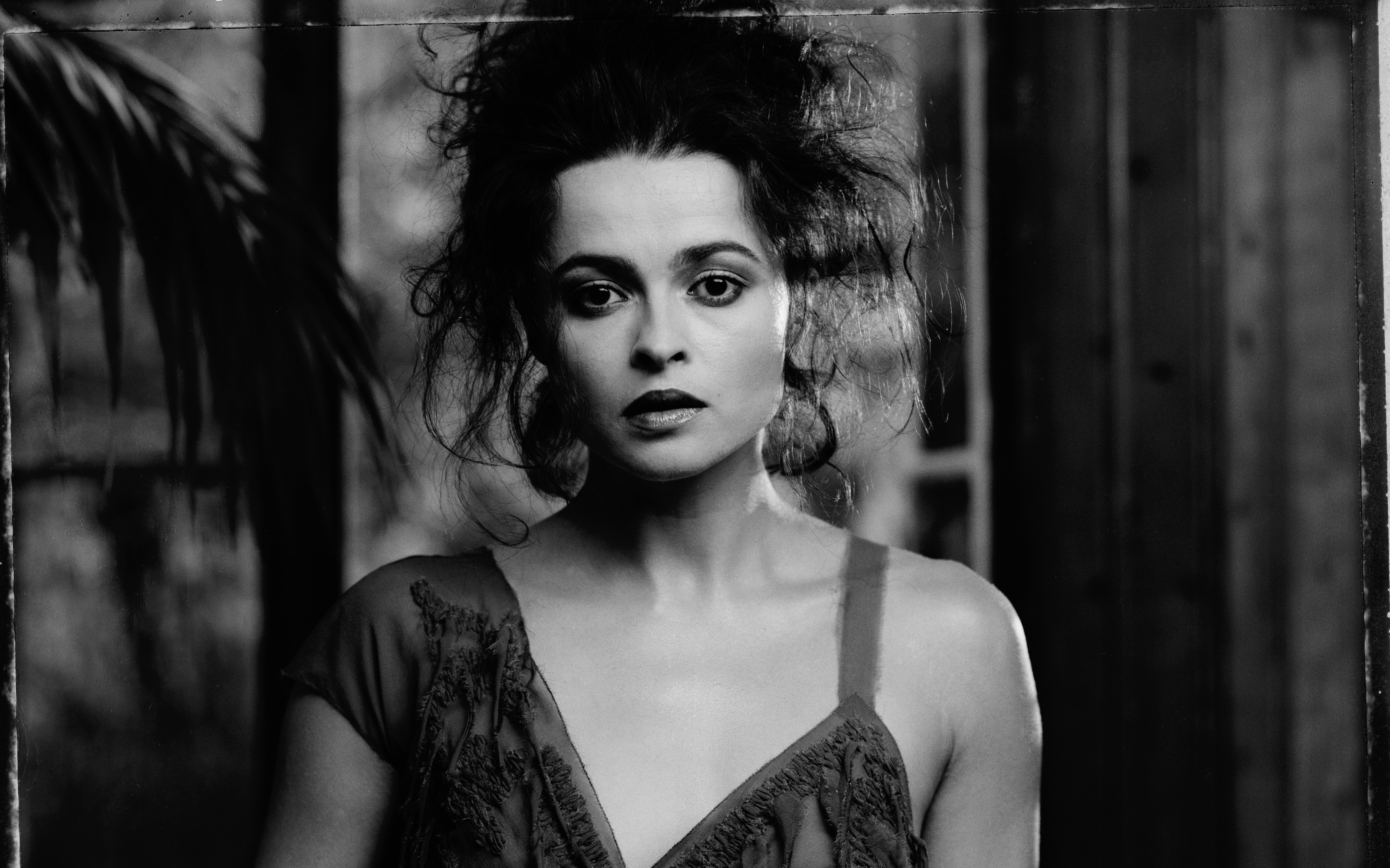 Download English Actress Celebrity Helena Bonham Carter HD Wallpaper