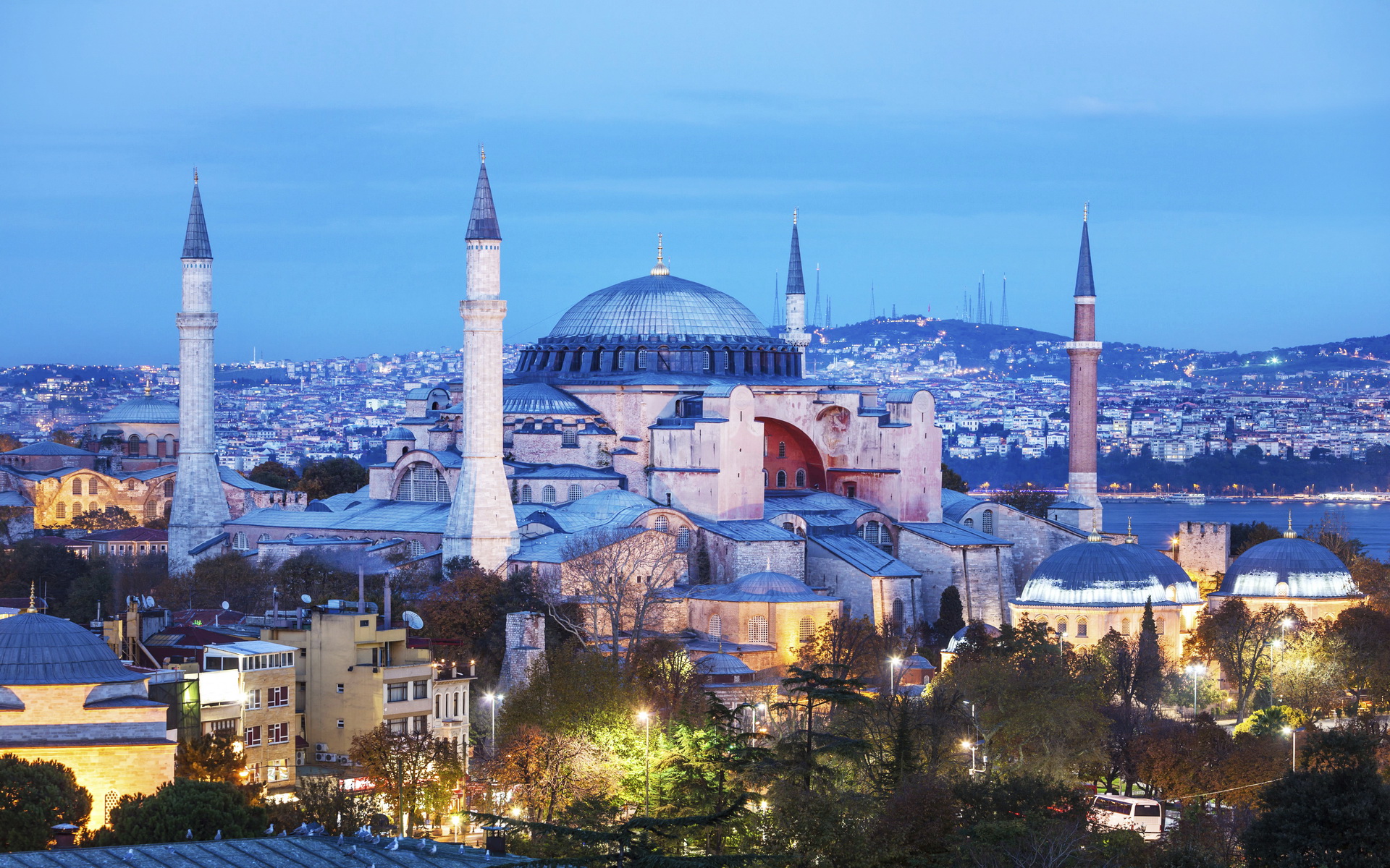 Hagia Sophia Mosque in Istanbul, Turkey Full HD Sfondo and Sfondo 1920x1200 ID525893