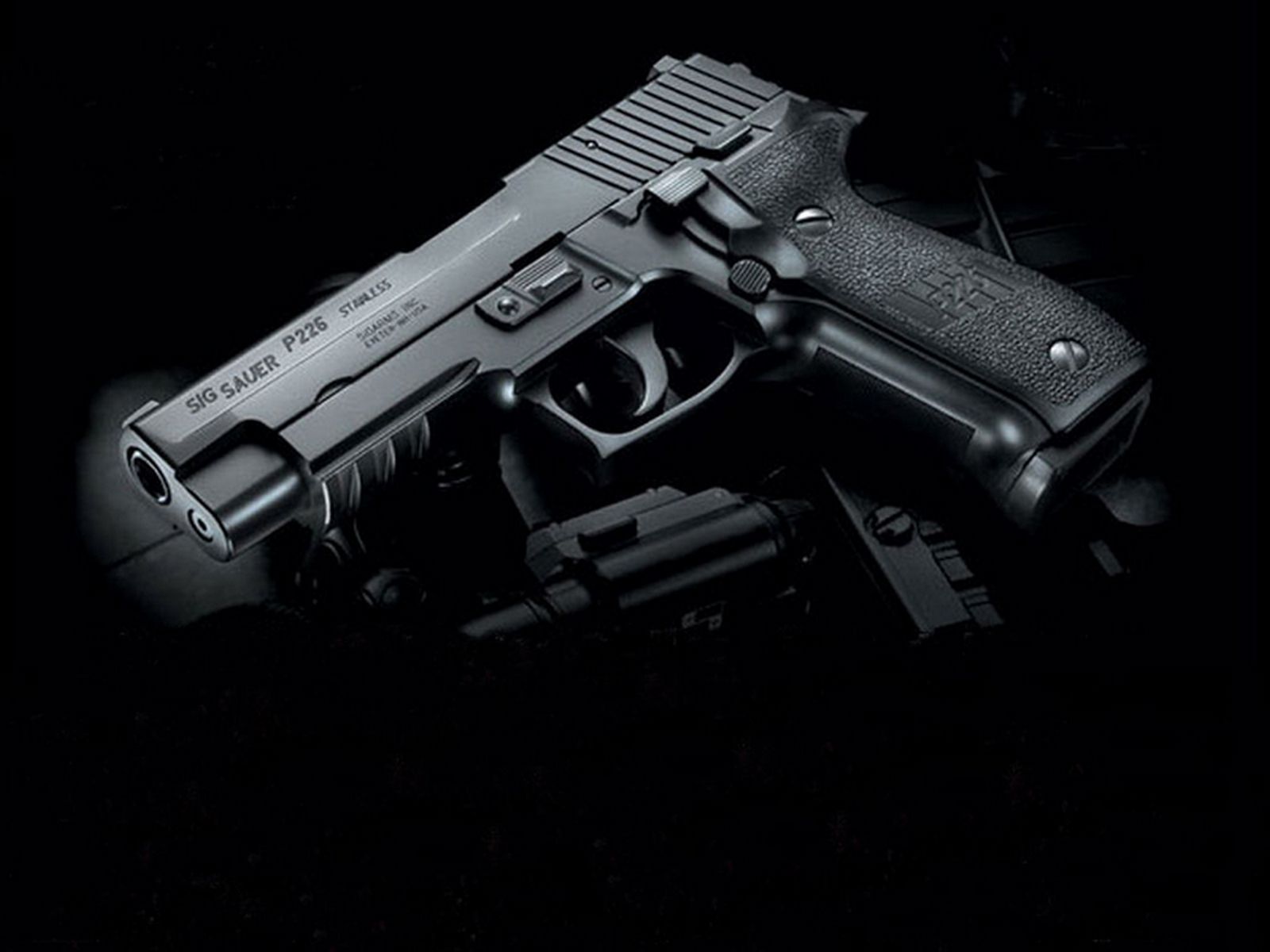 Sig Sauer P226 Wallpaper and Background Image 1600x1200