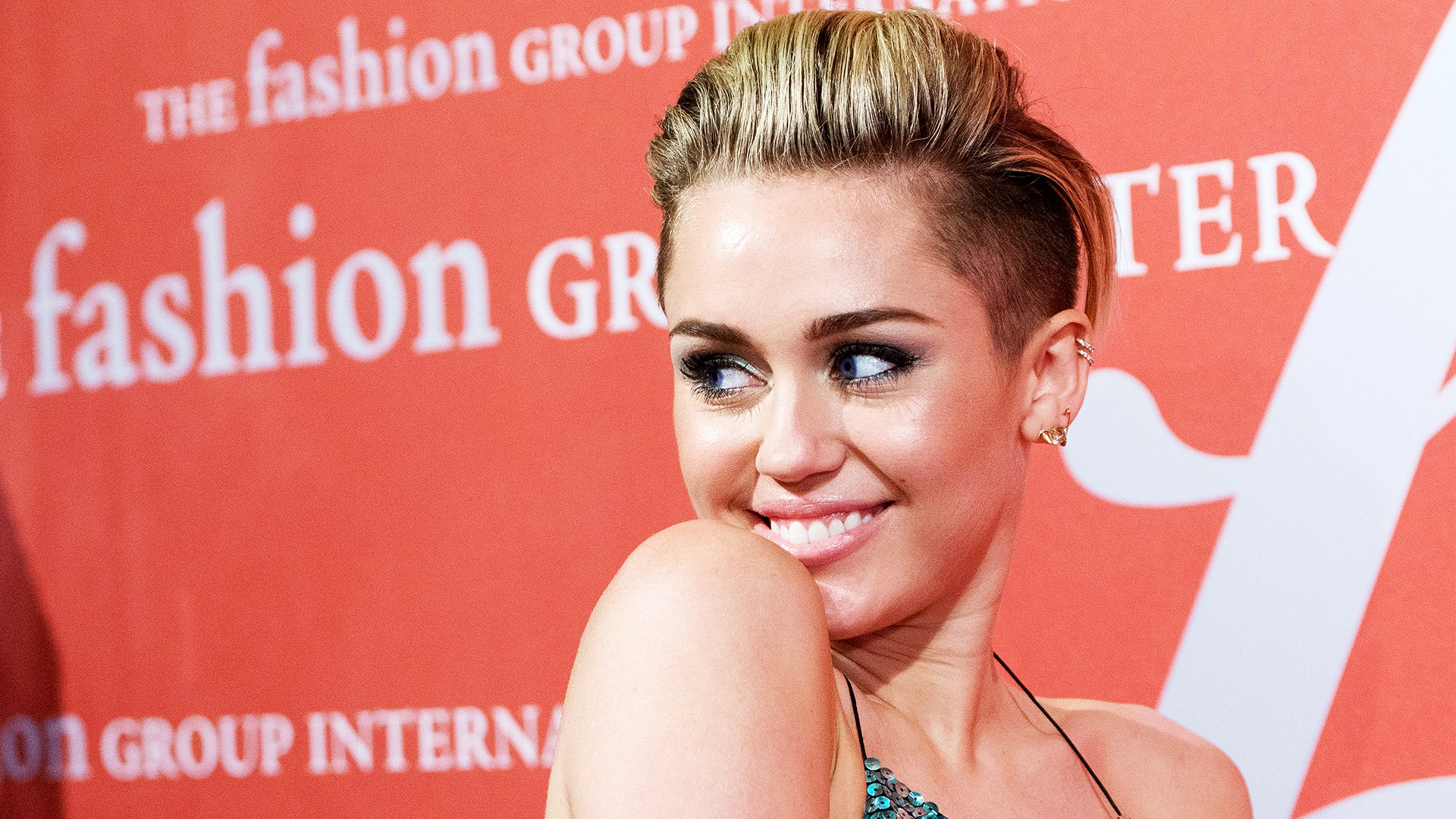 Miley Cyrus HD Wallpaper Background Image 1920x1080