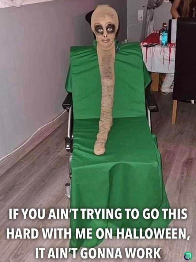 Halloween creepy costume Meme subido por adam1415 ) Memedroid