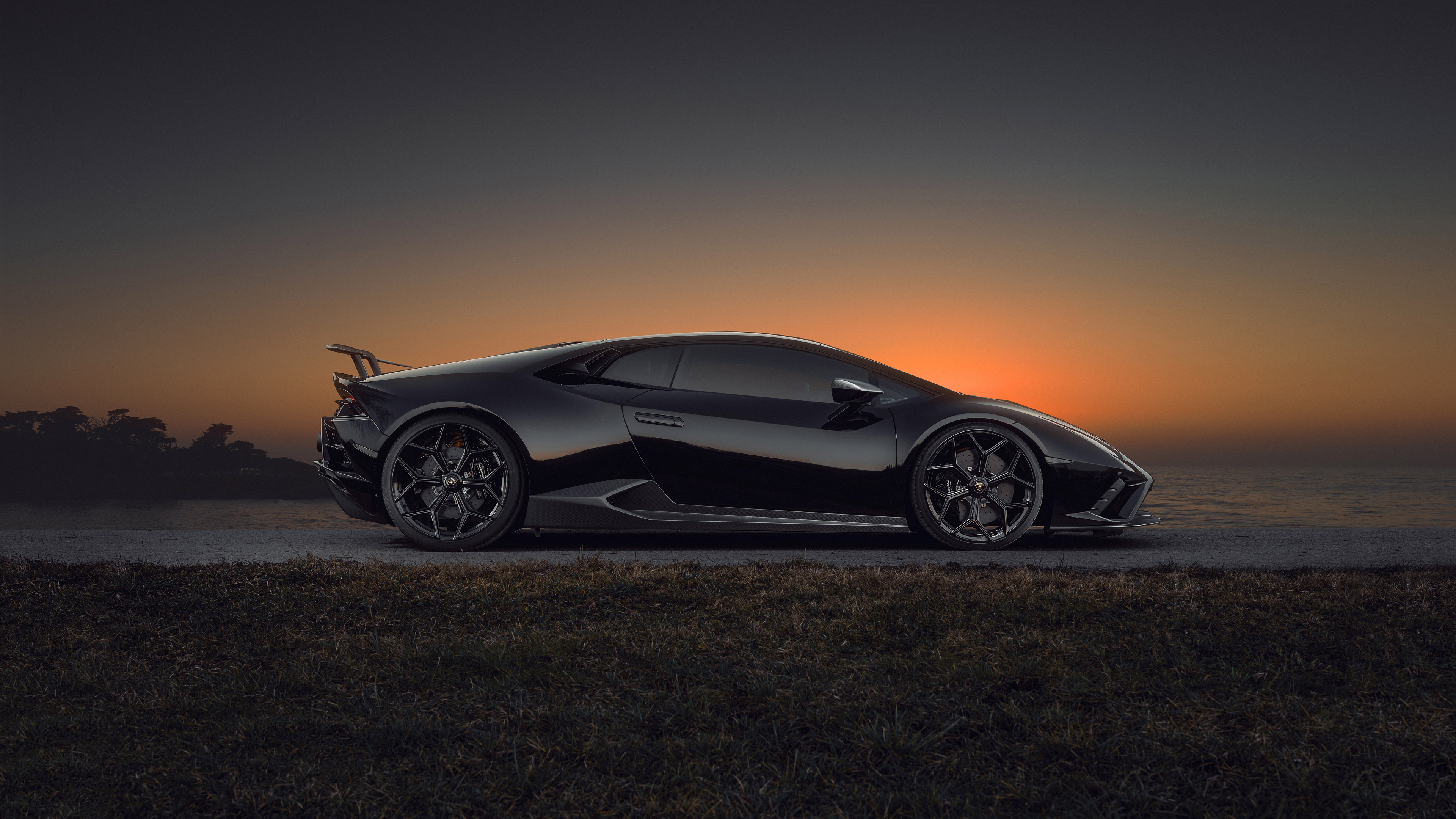 Huracan Black Wallpaper