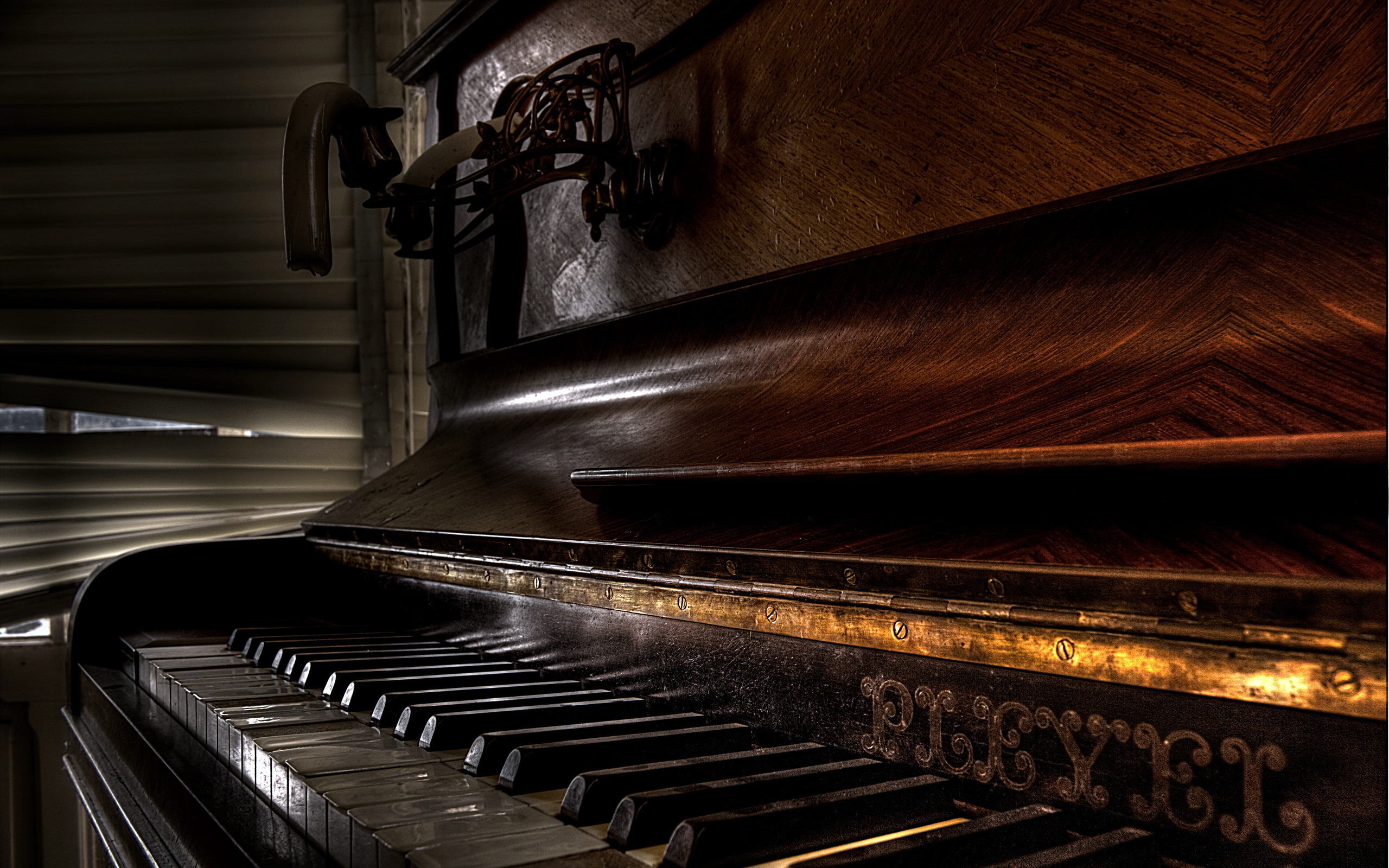Piano HD Wallpaper Background Image 2560x1600