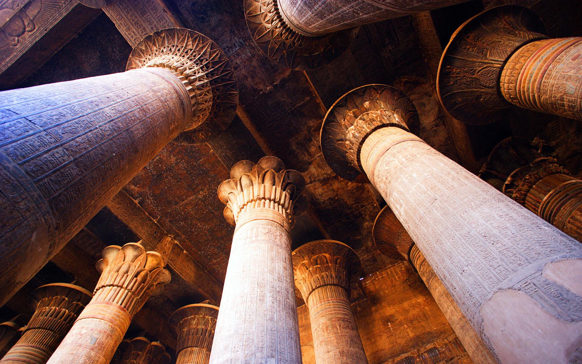 Majestic Egyptian Pillars A Stunning HD Wallpaper